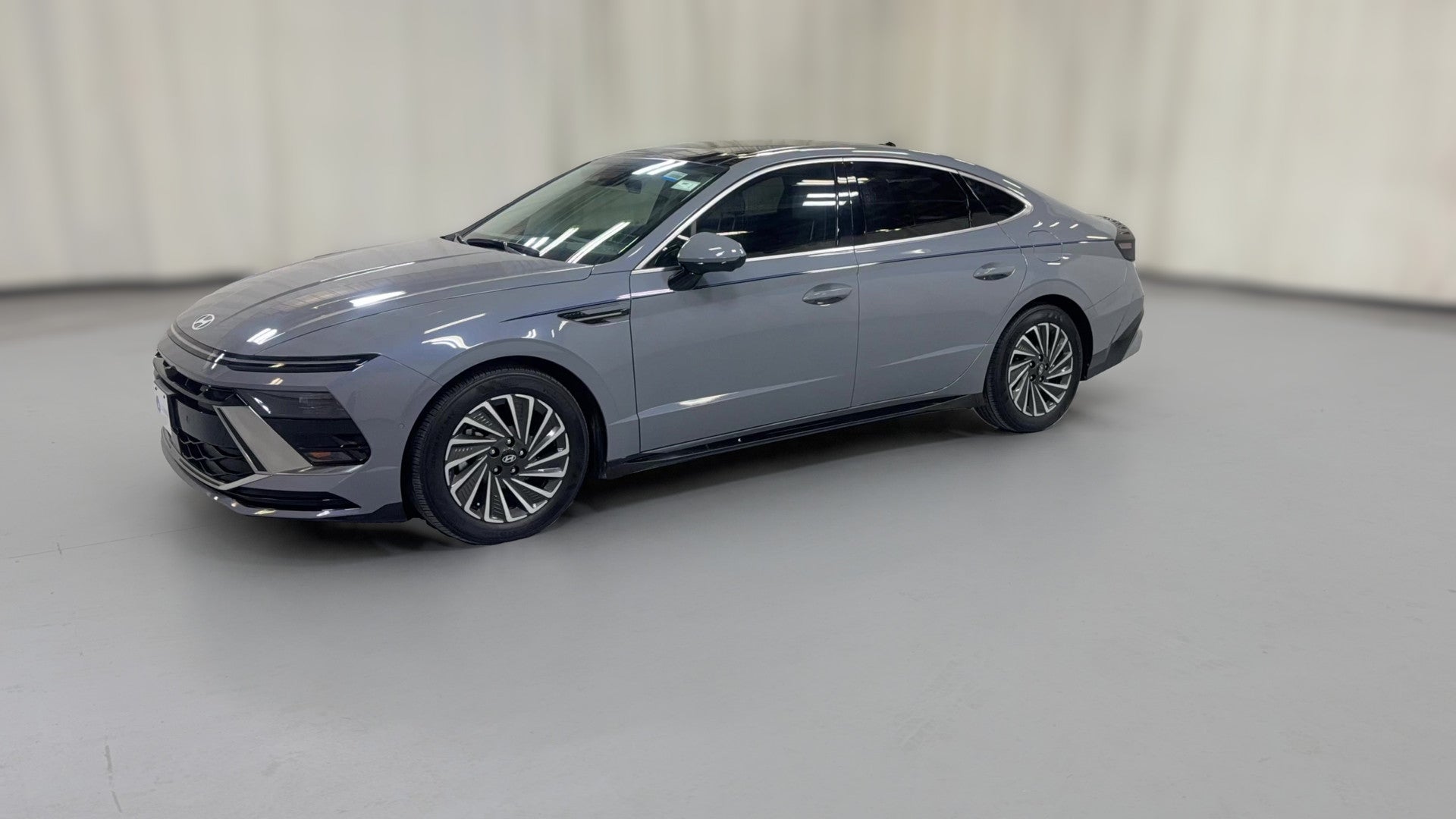 2024 Hyundai Sonata Hybrid vehicle photo