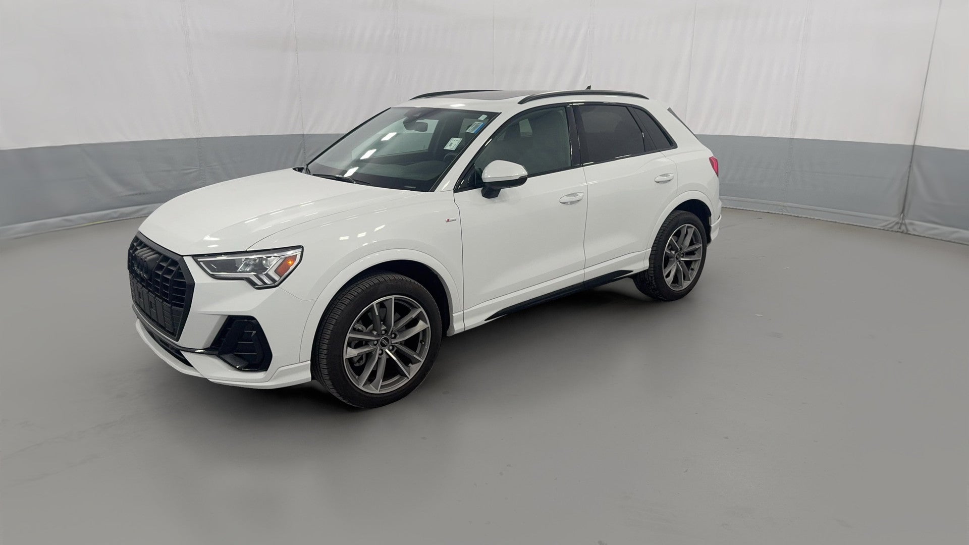 2023 Audi Q3 vehicle photo