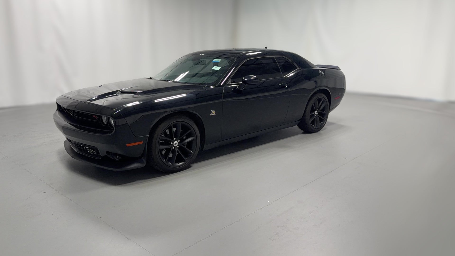 2018 Dodge Challenger vehicle photo