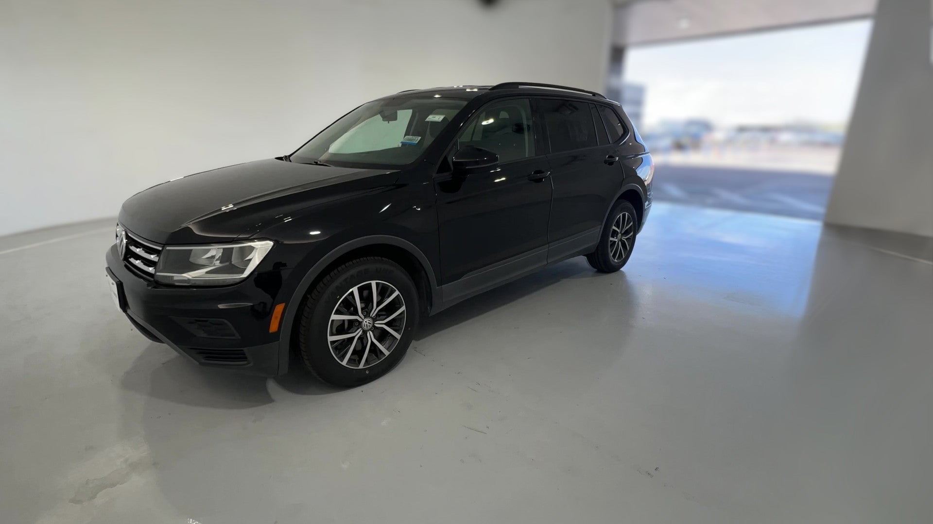 2021 Volkswagen Tiguan vehicle photo