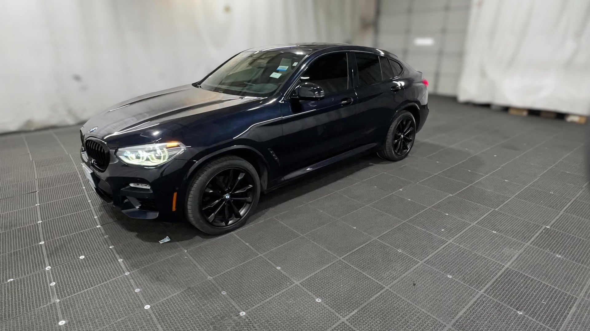 2019 BMW X4 vehicle photo