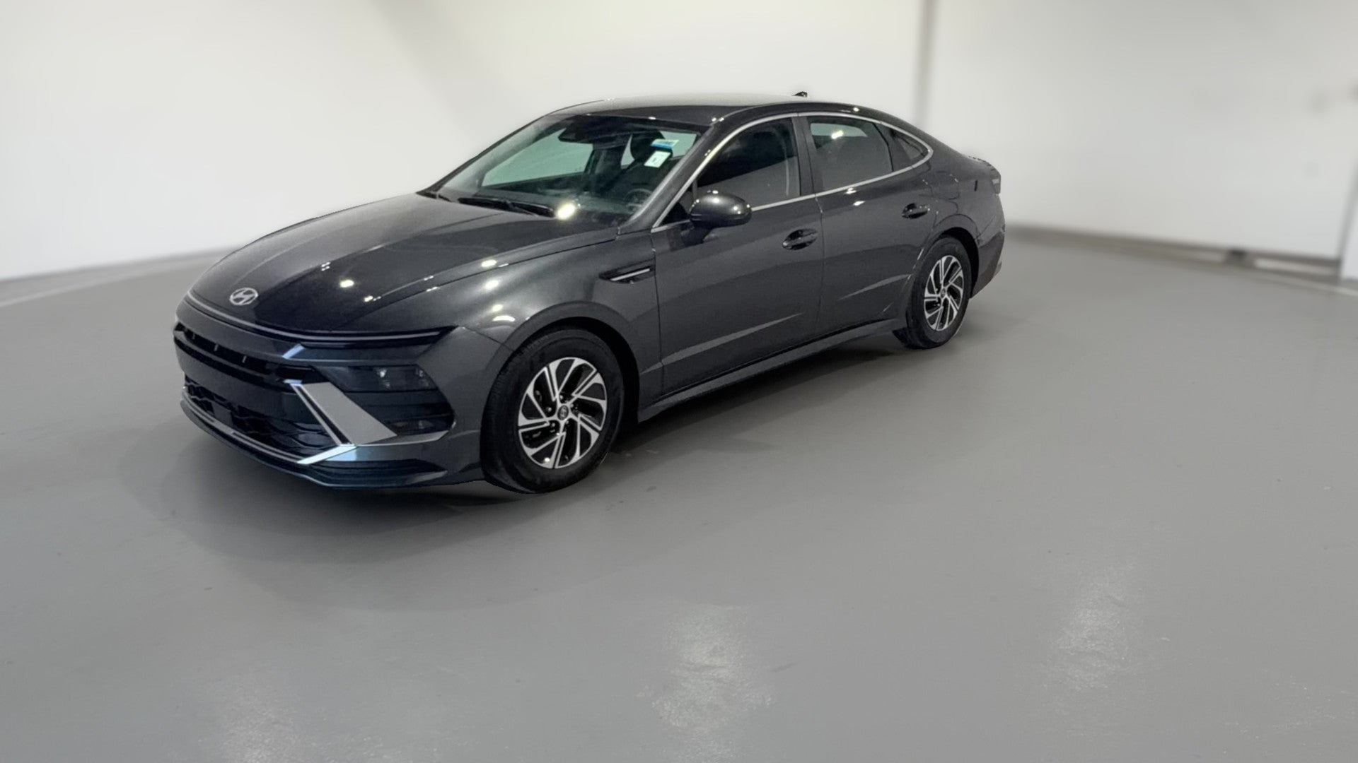 2026 Hyundai Sonata Hybrid vehicle photo