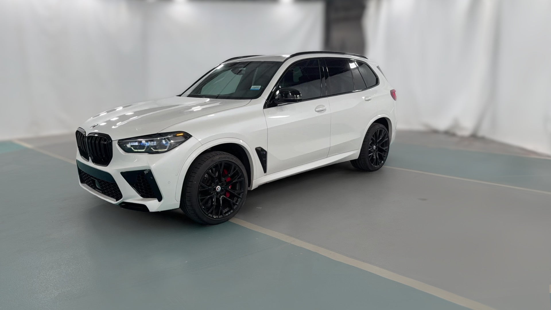 2023 BMW X5 M vehicle photo