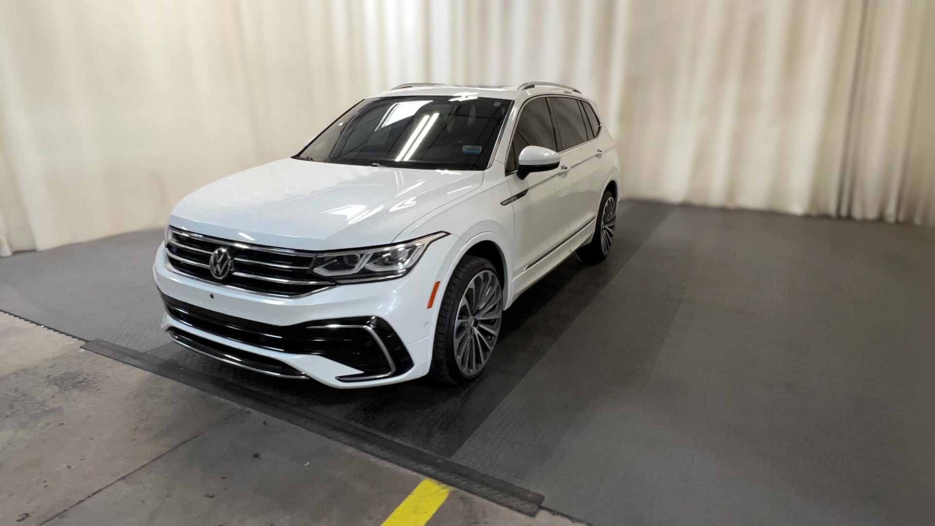 2022 Volkswagen Tiguan vehicle photo