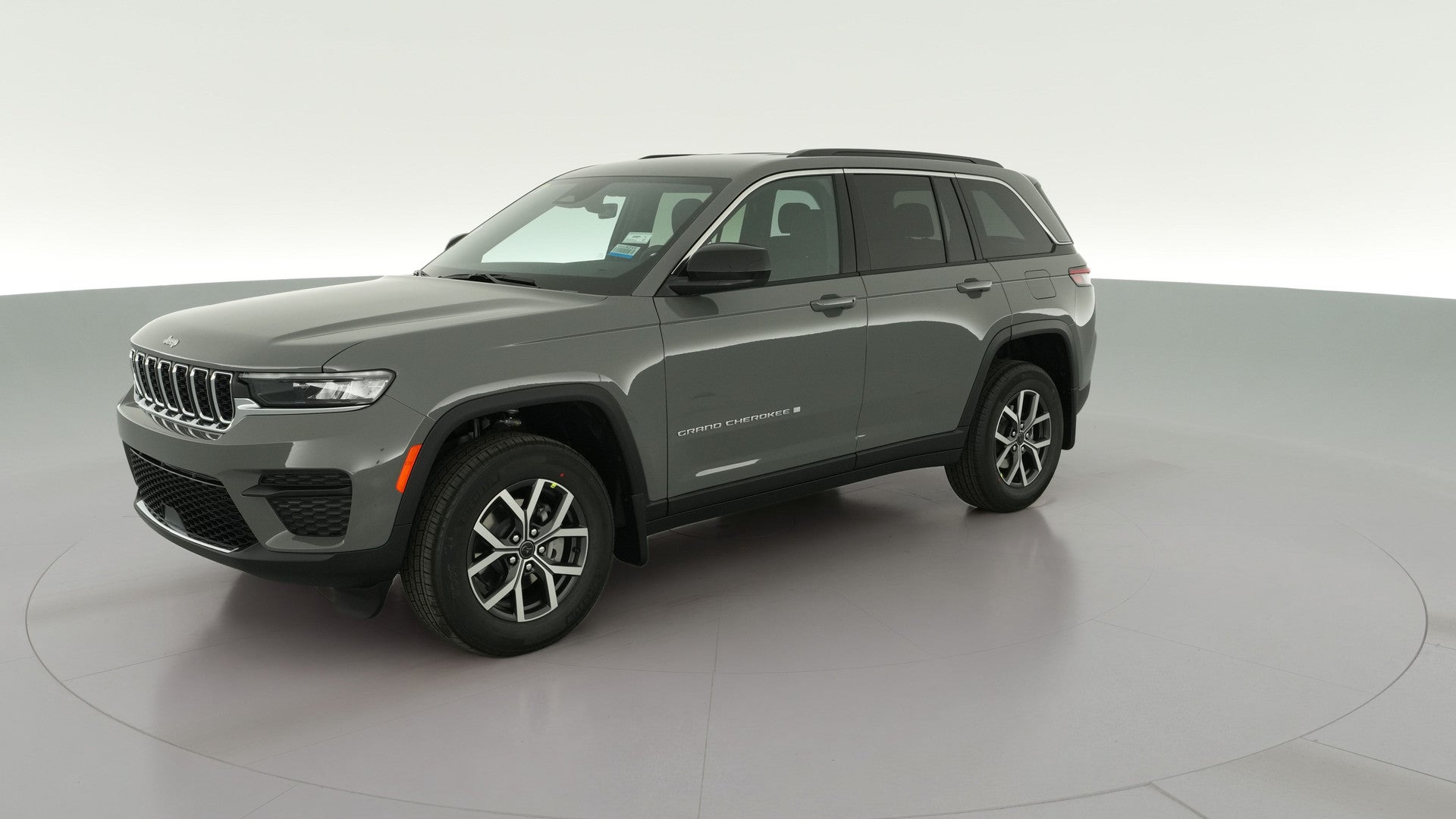 2027 Jeep Grand Cherokee vehicle photo