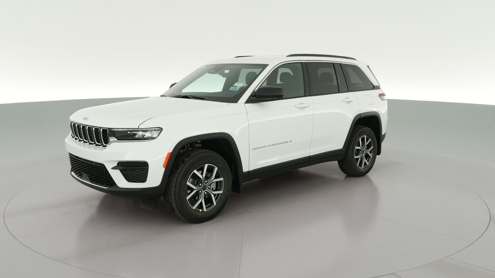 2027 Jeep Grand Cherokee vehicle photo