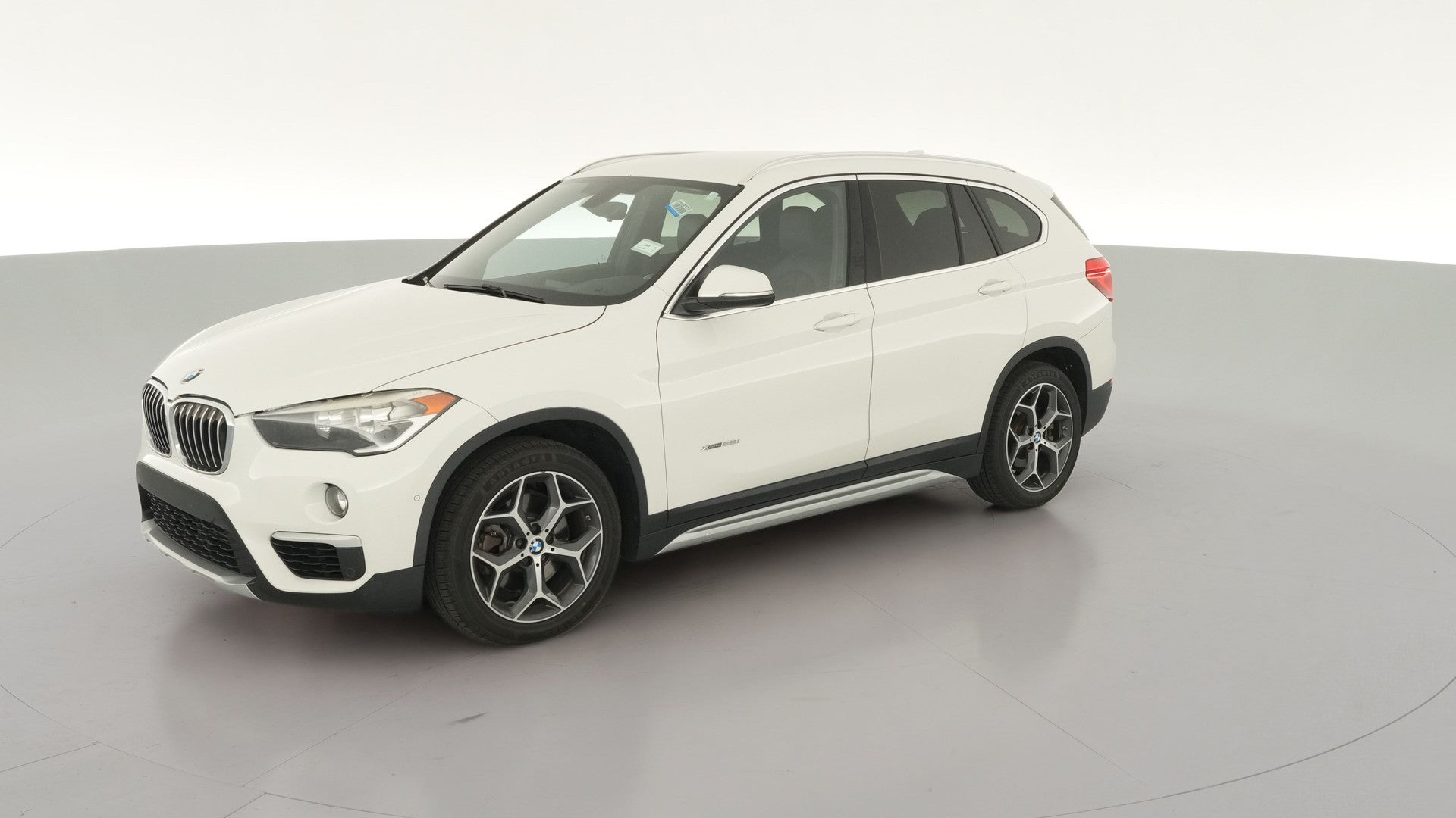 2016 BMW X1 vehicle photo