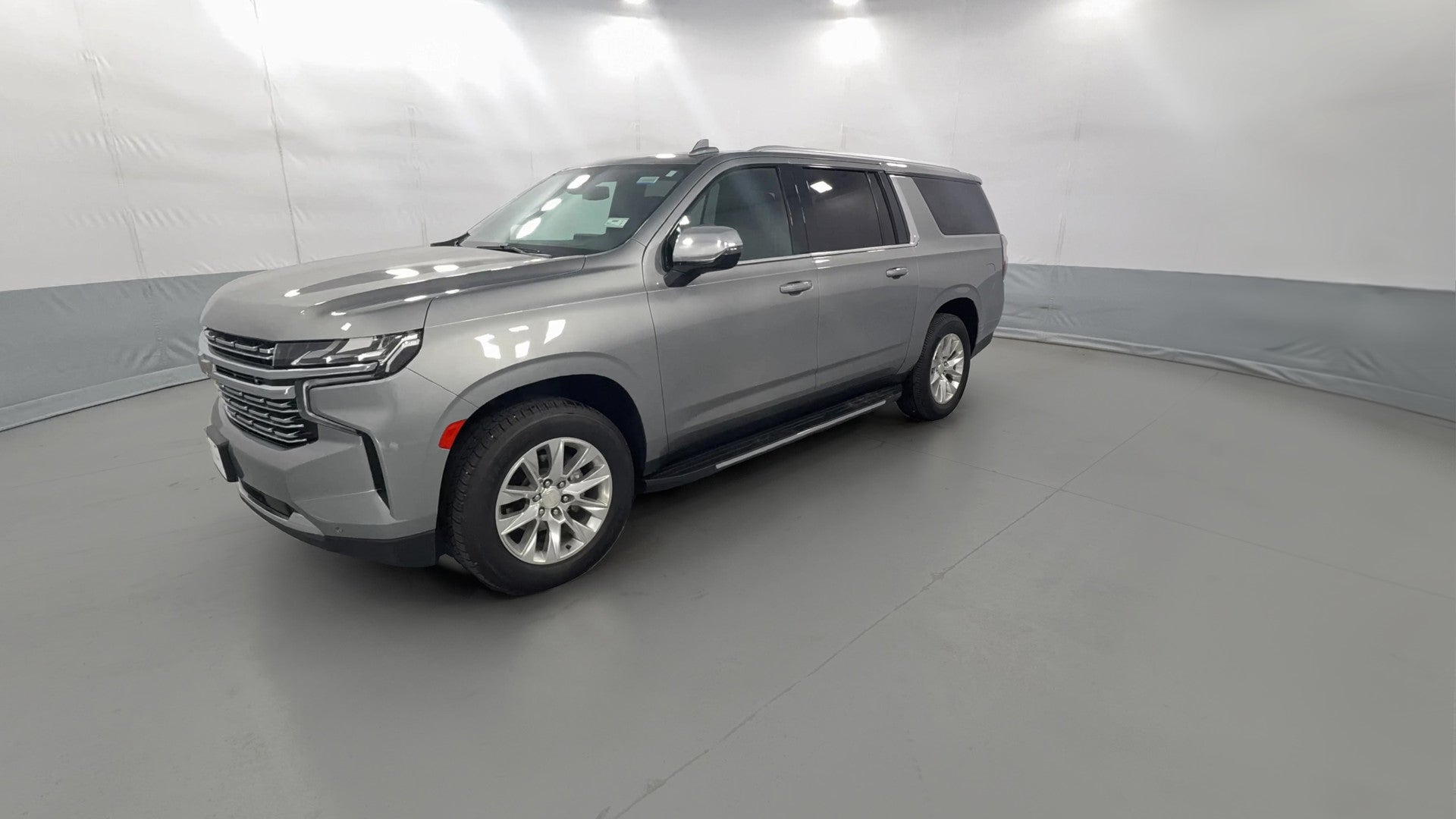 2023 Chevrolet Suburban vehicle photo