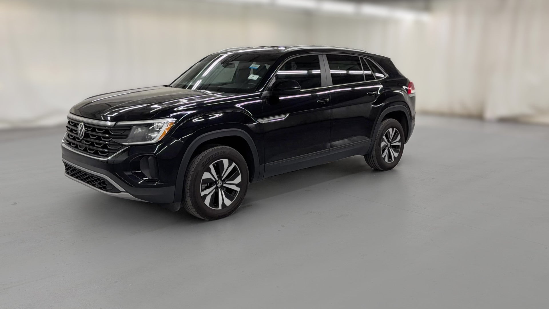 2024 Volkswagen Atlas Cross Sport vehicle photo