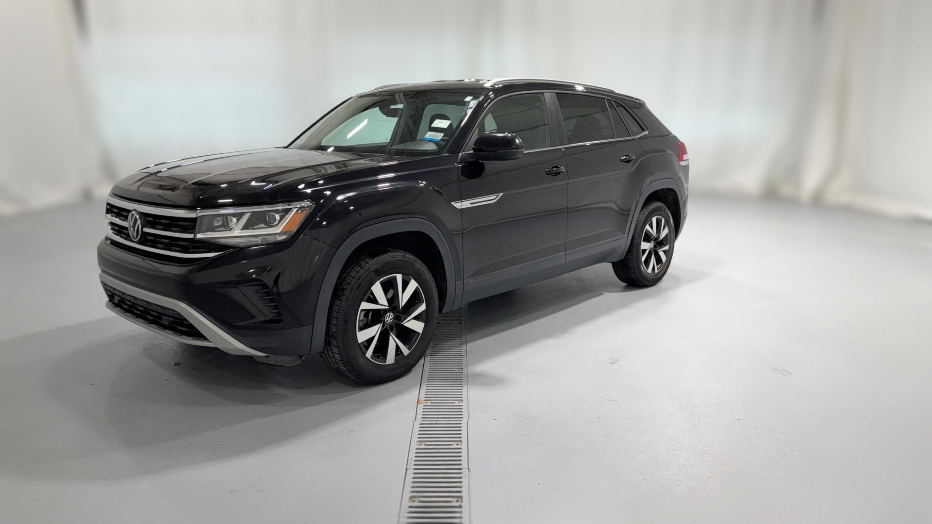 2022 Volkswagen Atlas Cross Sport vehicle photo