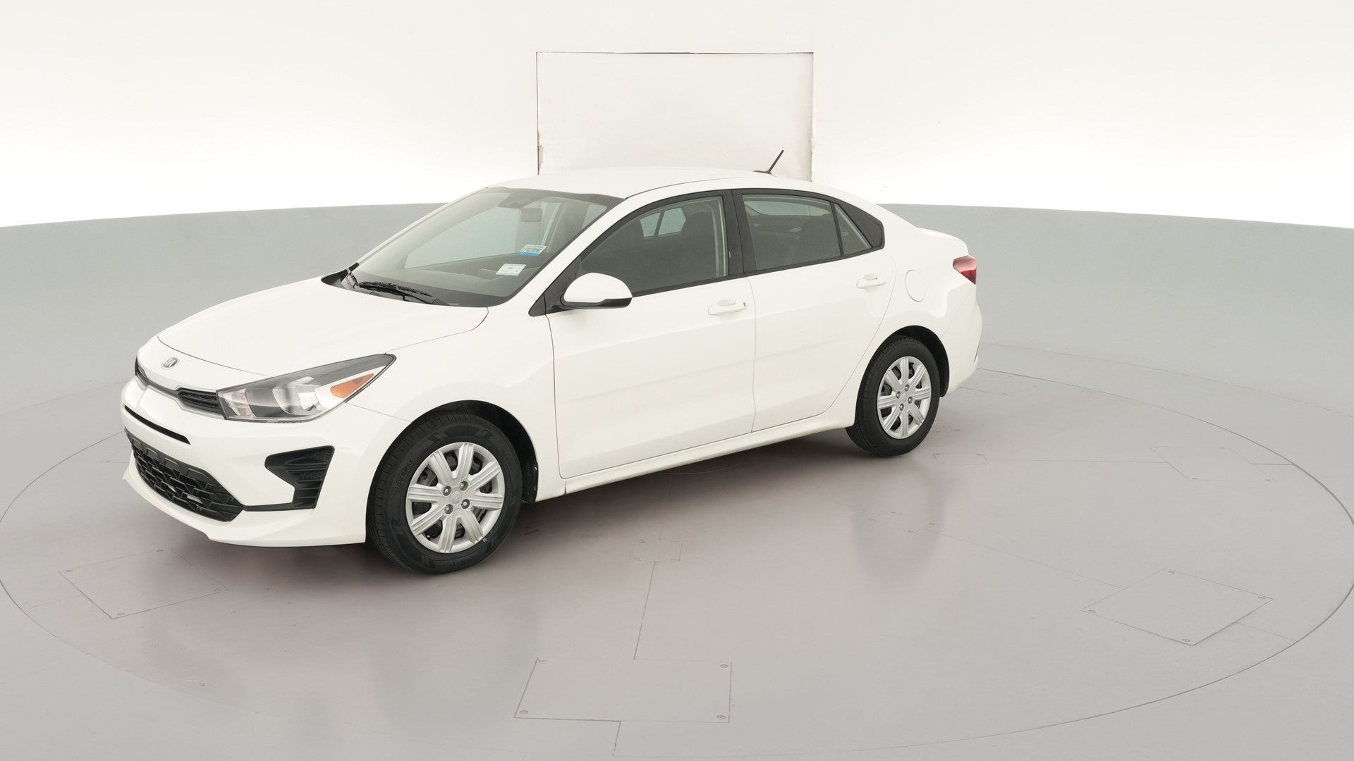 2021 Kia Rio vehicle photo