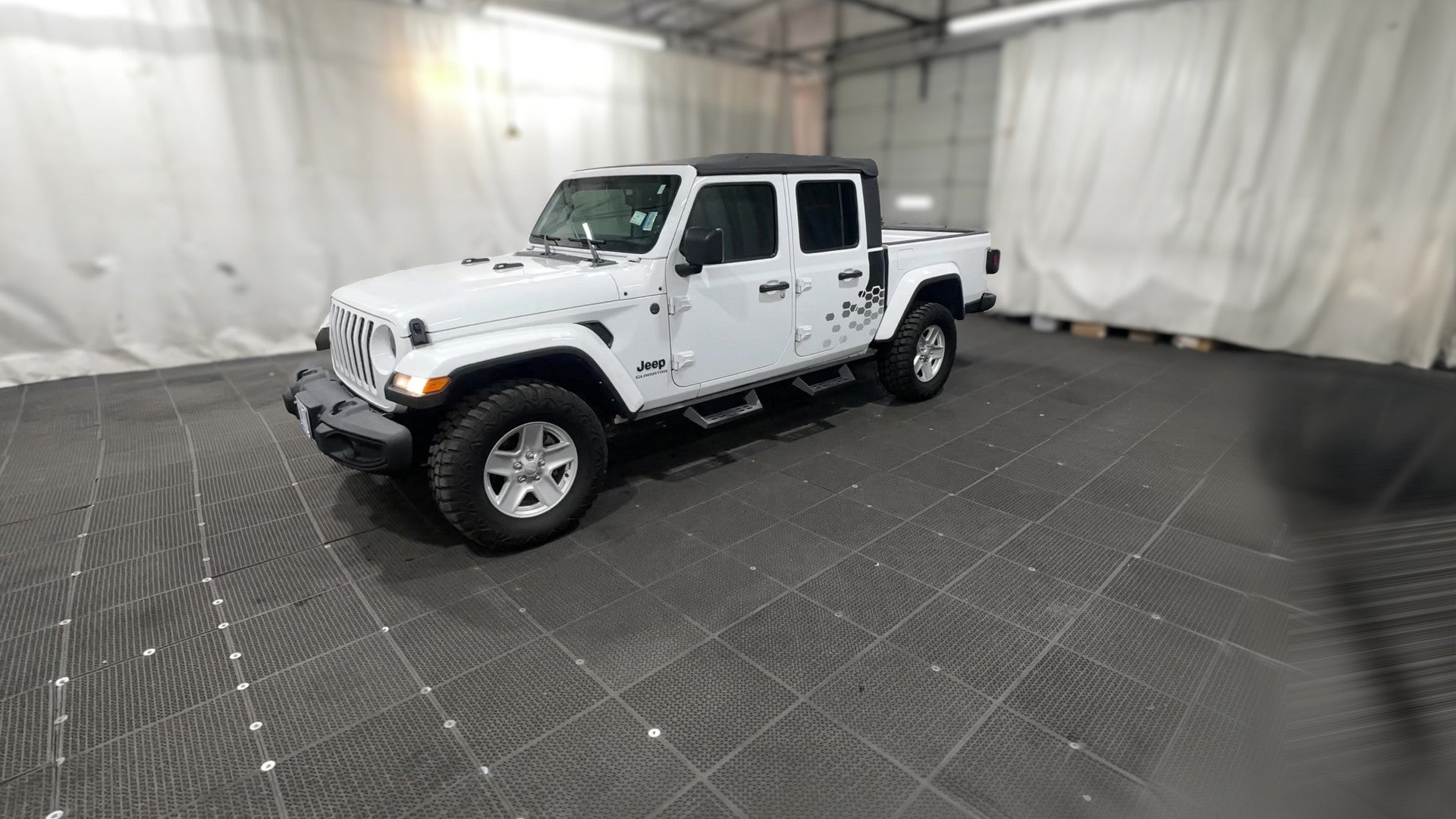 2022 Jeep Gladiator vehicle photo