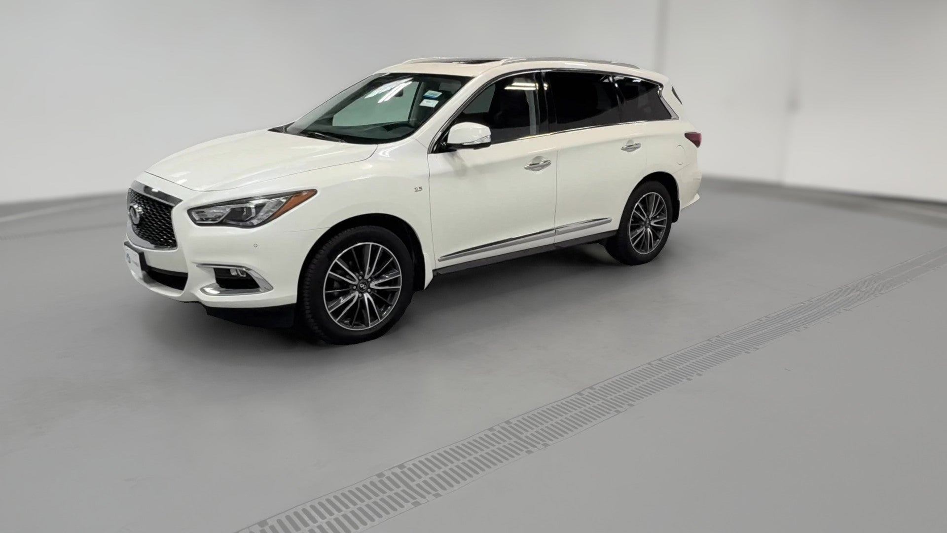 2018 INFINITI QX60 vehicle photo