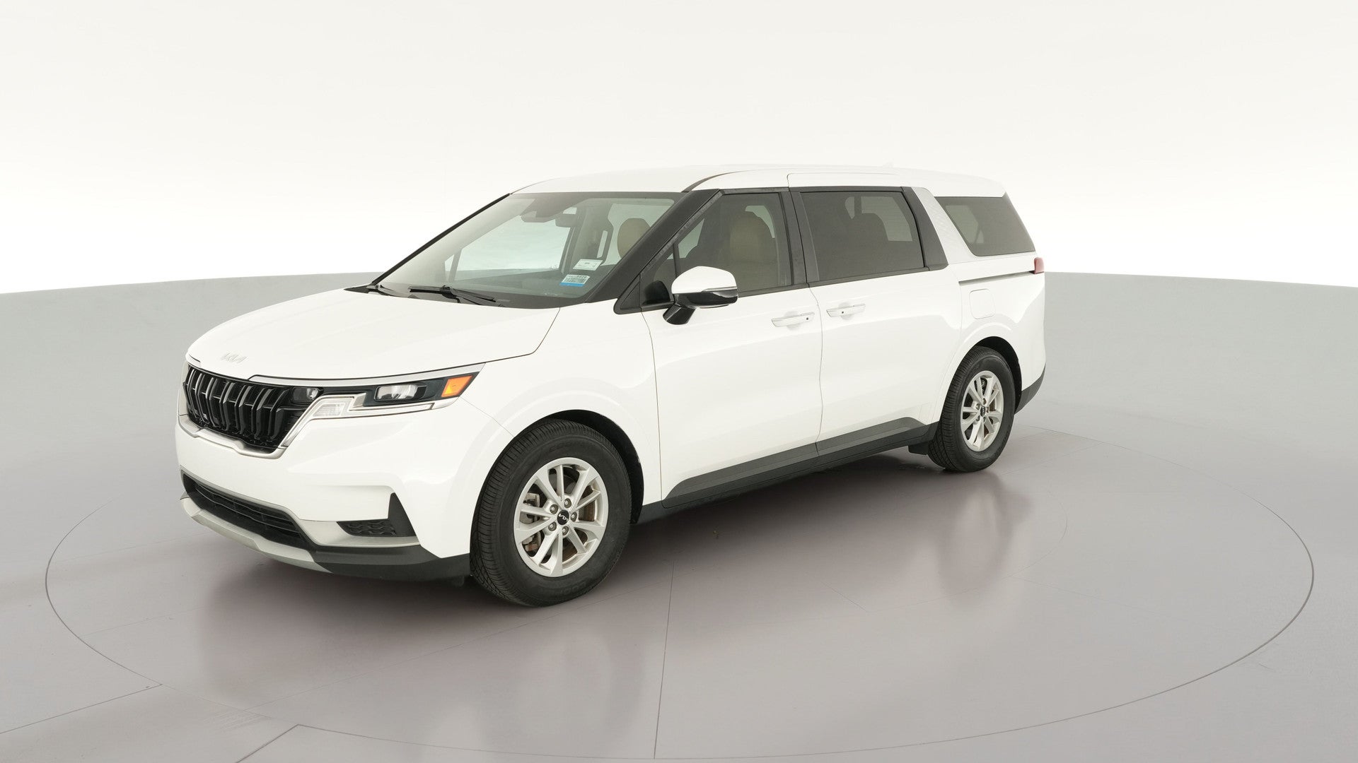 2024 Kia Carnival vehicle photo