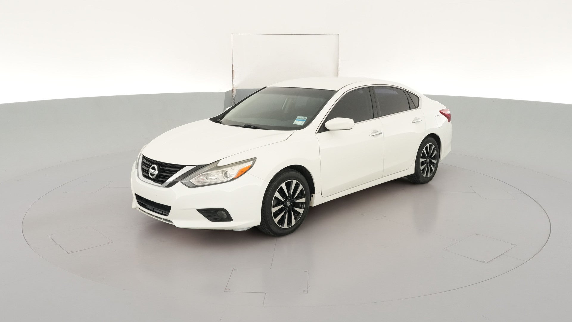 2018 Nissan Altima vehicle photo