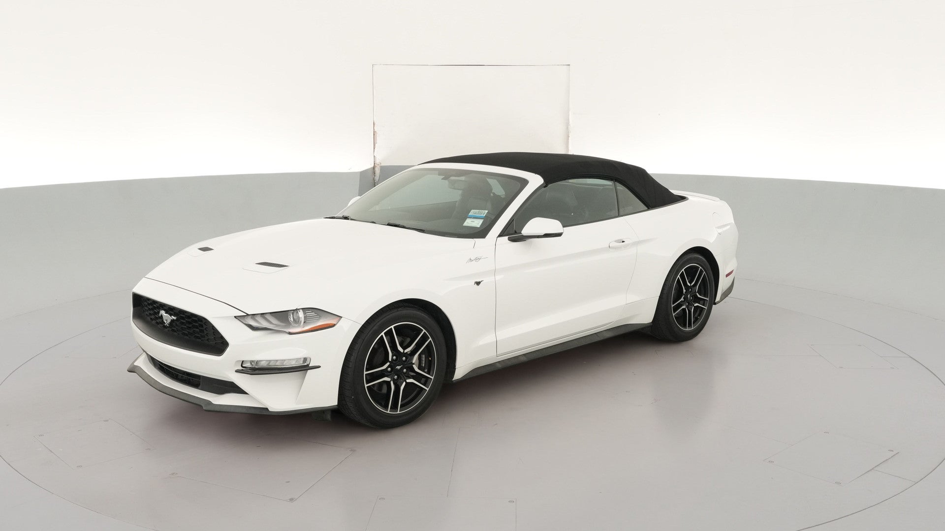 2019 Ford Mustang vehicle photo