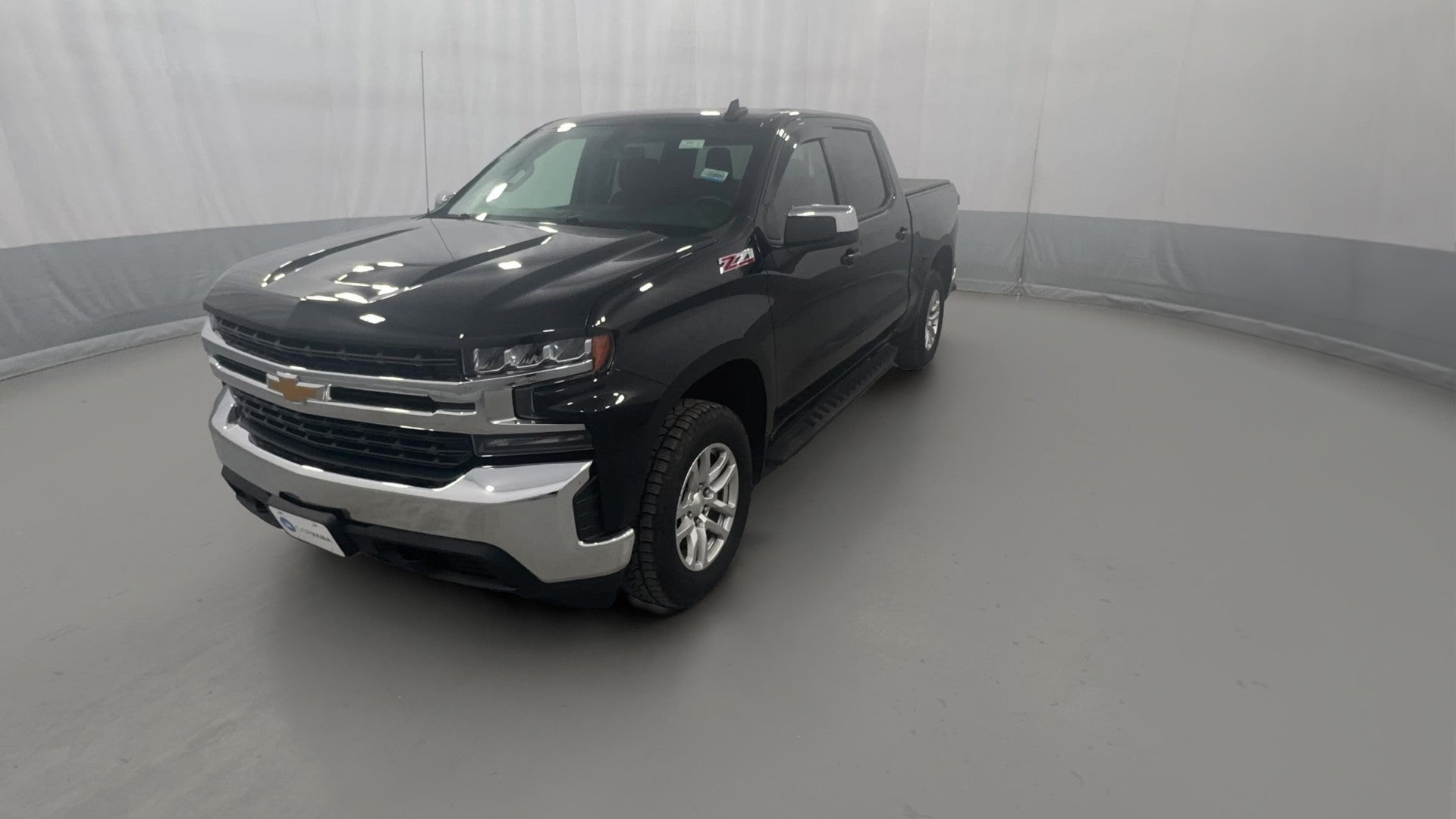 2021 Chevrolet Silverado 1500 Crew Cab vehicle photo