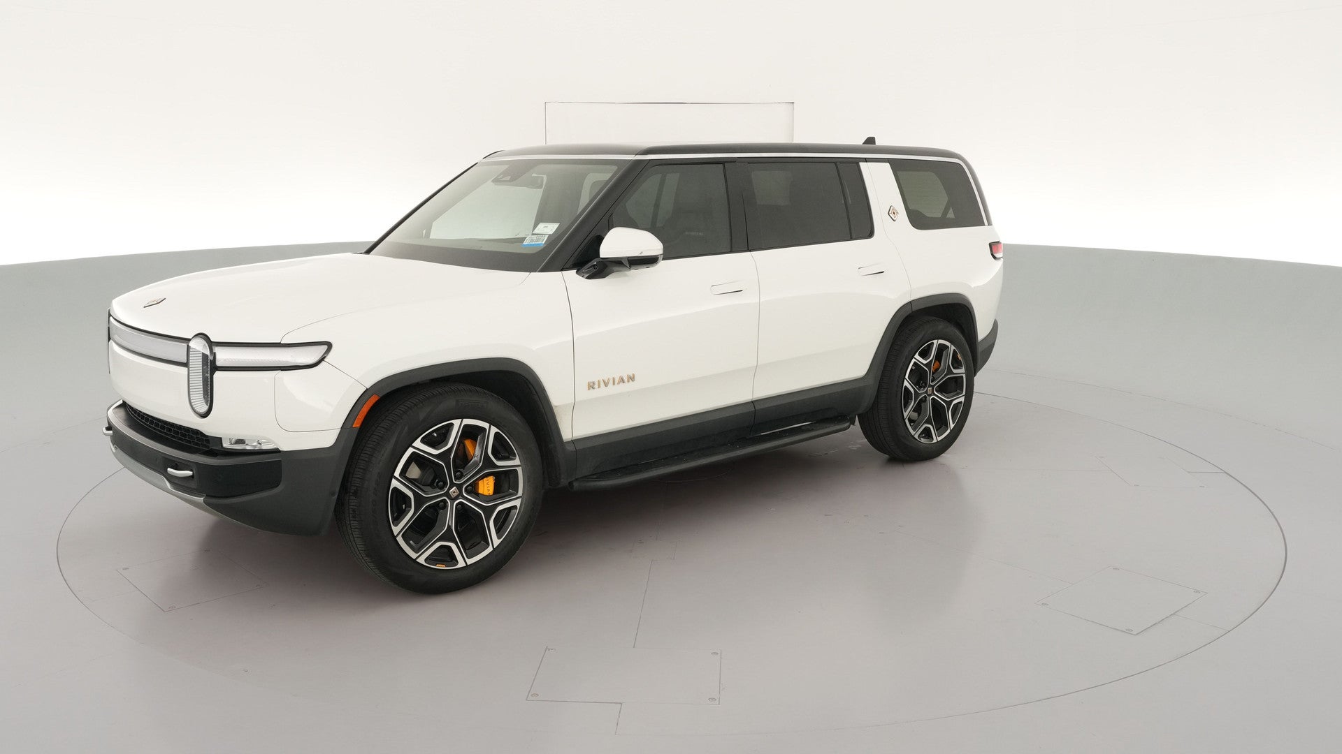 2023 Rivian R1S vehicle photo