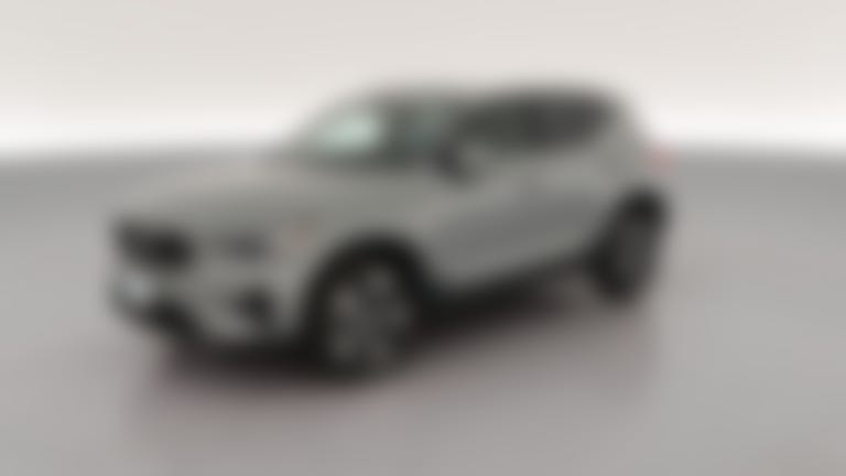2025 Volvo XC40 vehicle photo