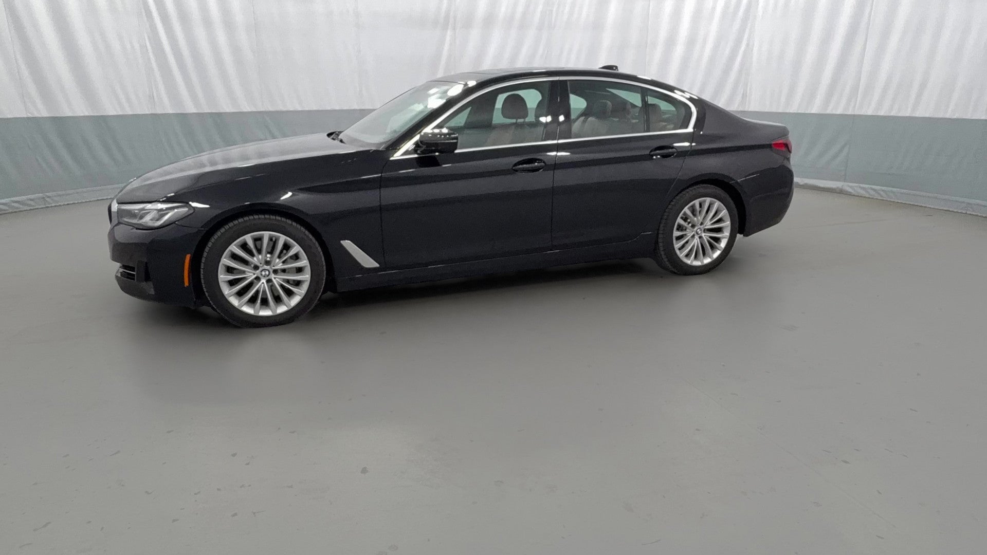 2021 BMW 5 Series vehicle photo