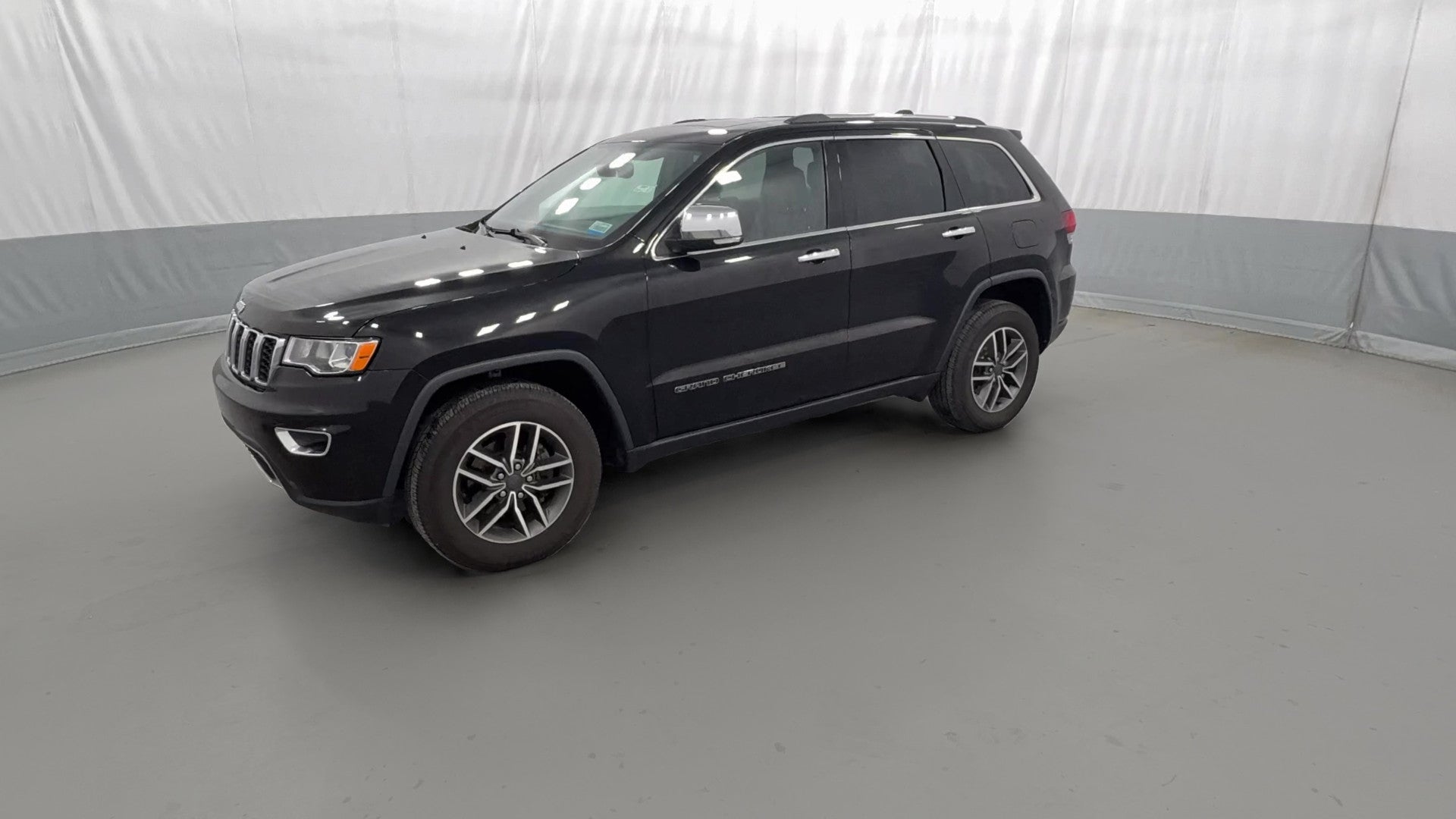 2020 Jeep Grand Cherokee vehicle photo