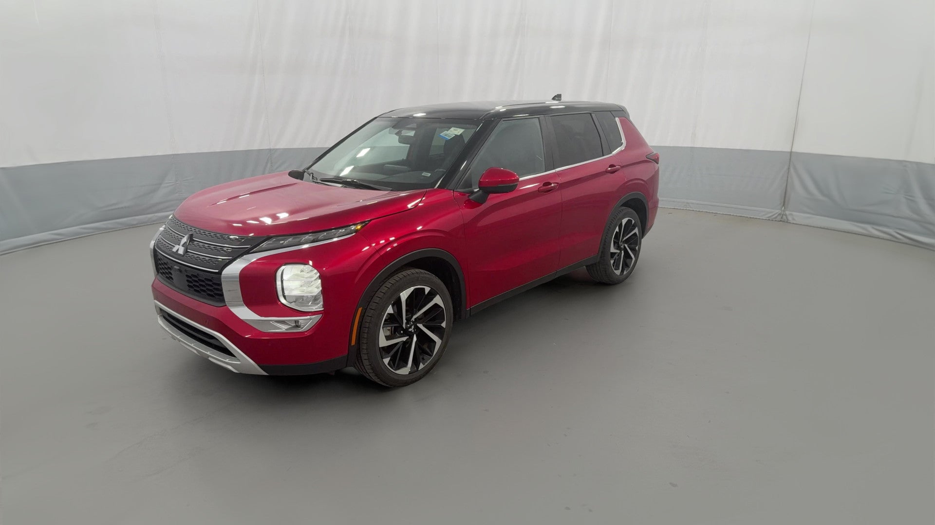 2024 Mitsubishi Outlander vehicle photo