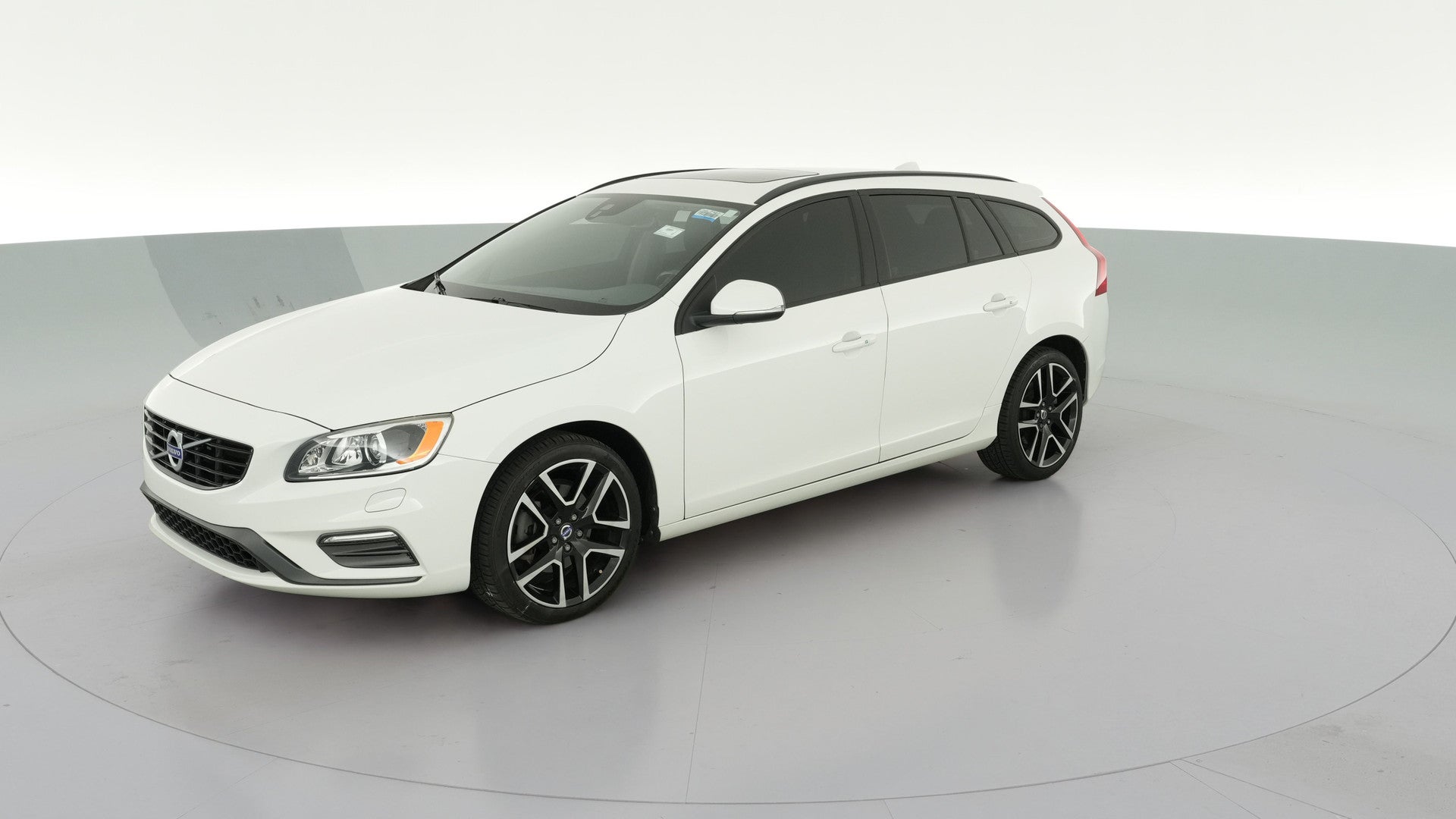 2018 Volvo V60 vehicle photo