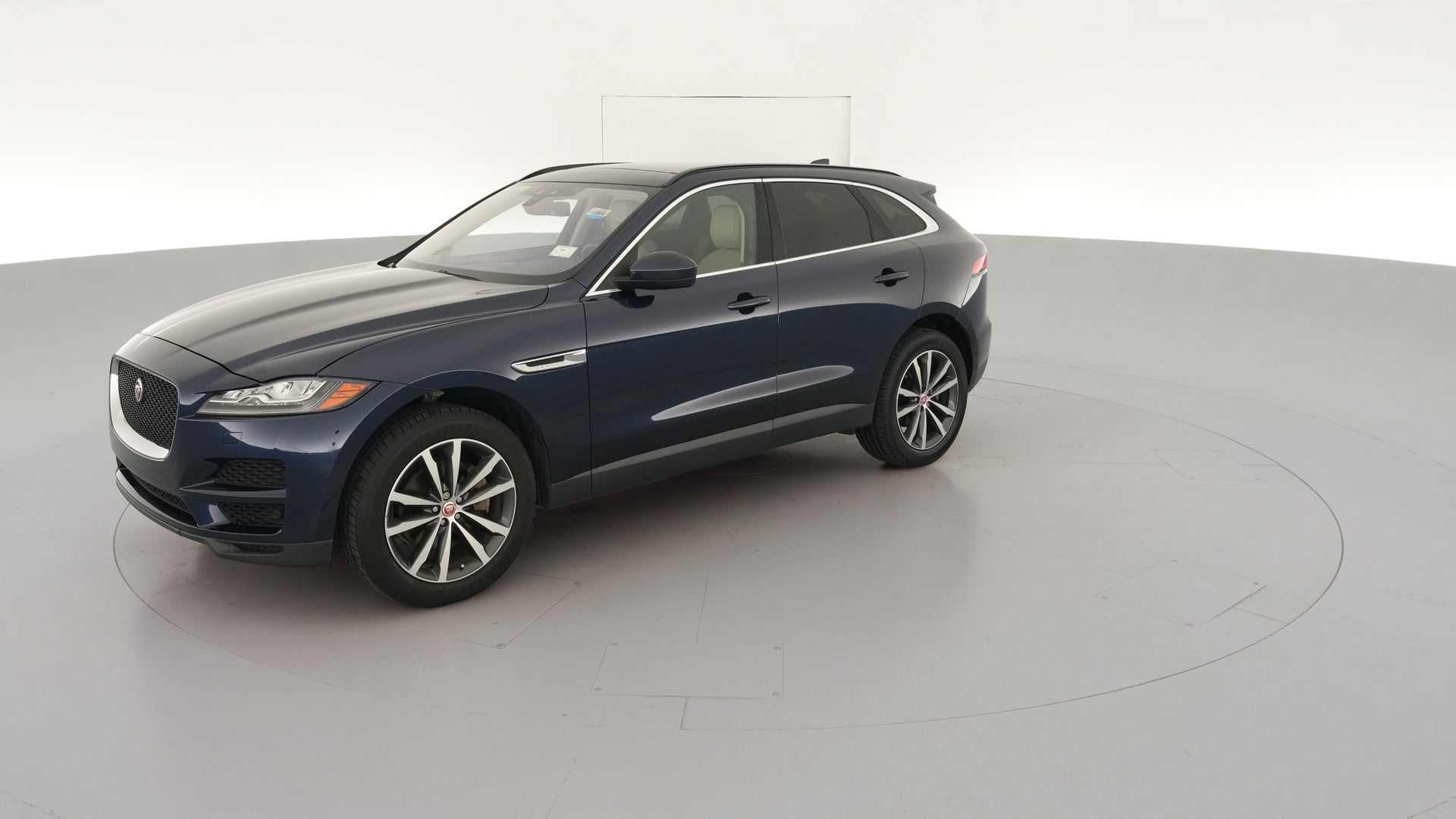 2018 Jaguar F-PACE vehicle photo