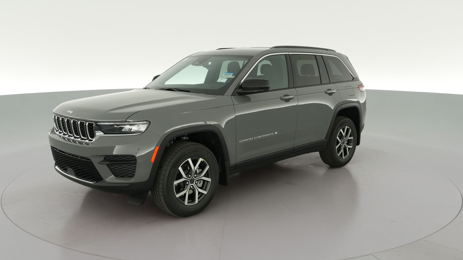 2027 Jeep Grand Cherokee vehicle photo