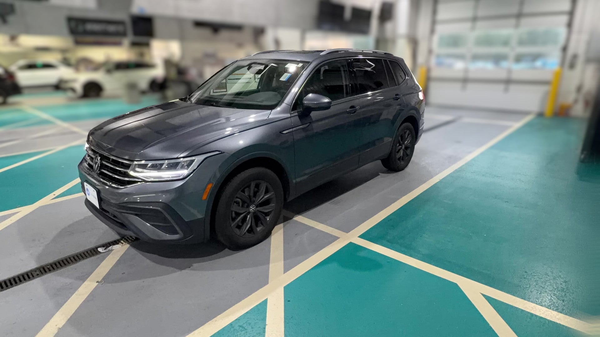 2024 Volkswagen Tiguan vehicle photo