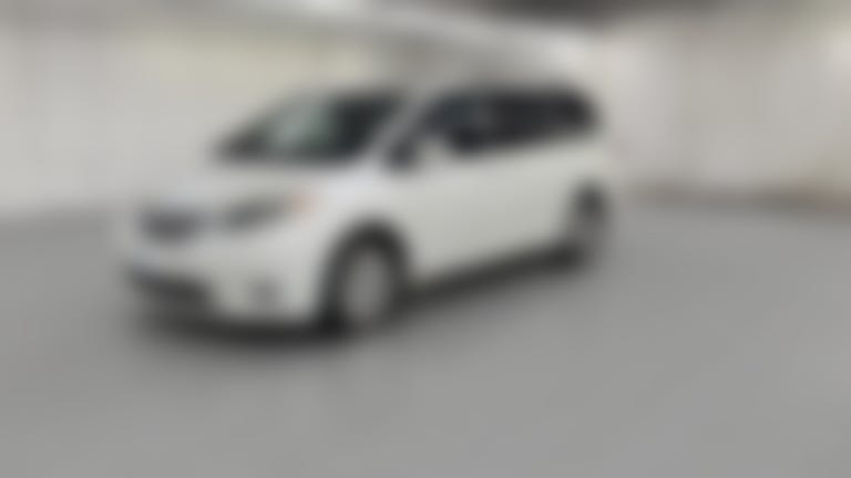 2015 Toyota Sienna vehicle photo