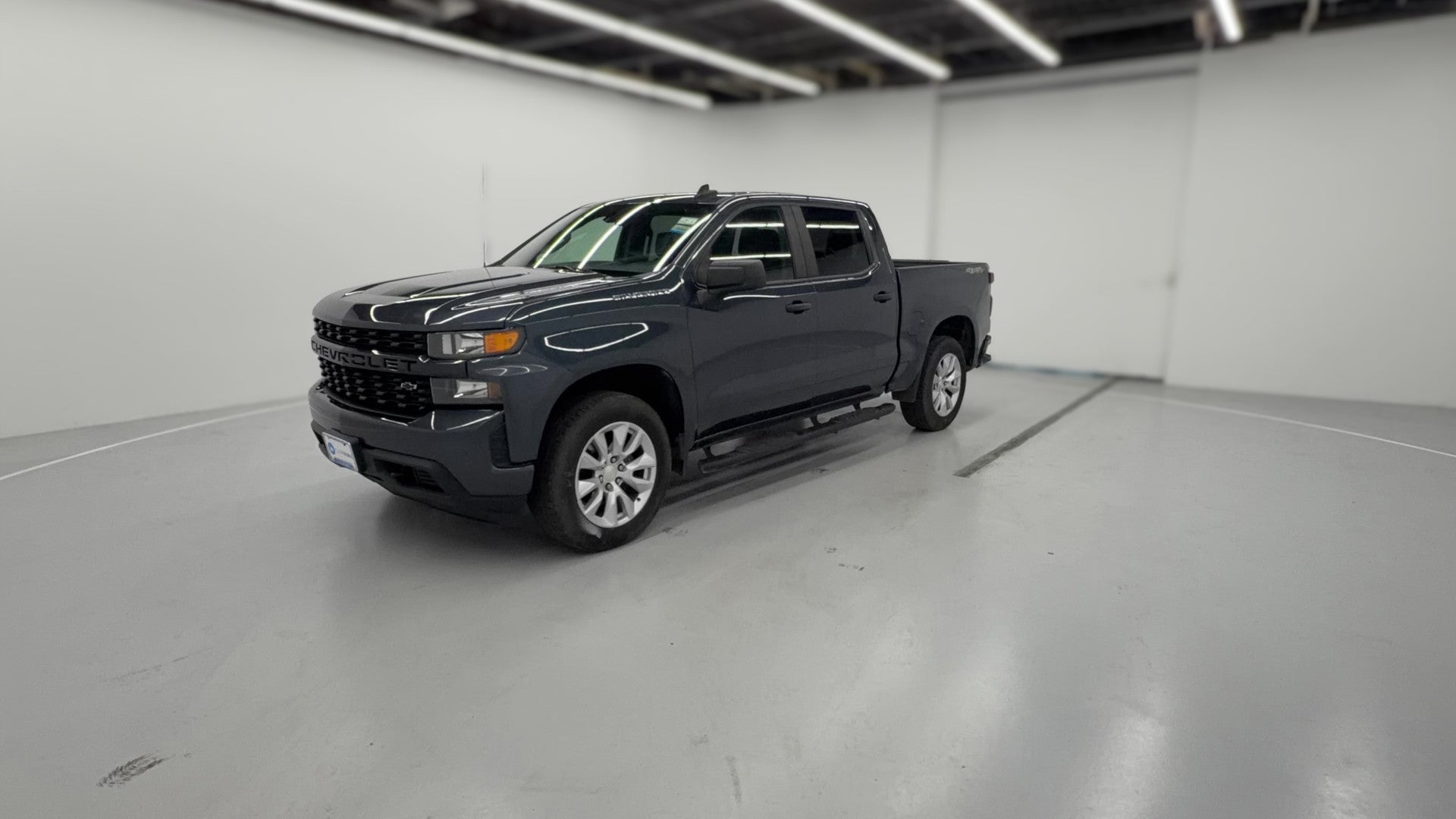 2021 Chevrolet Silverado 1500 Crew Cab vehicle photo