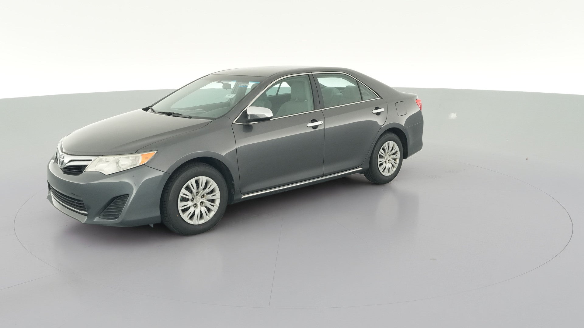 2013 Toyota Camry vehicle photo
