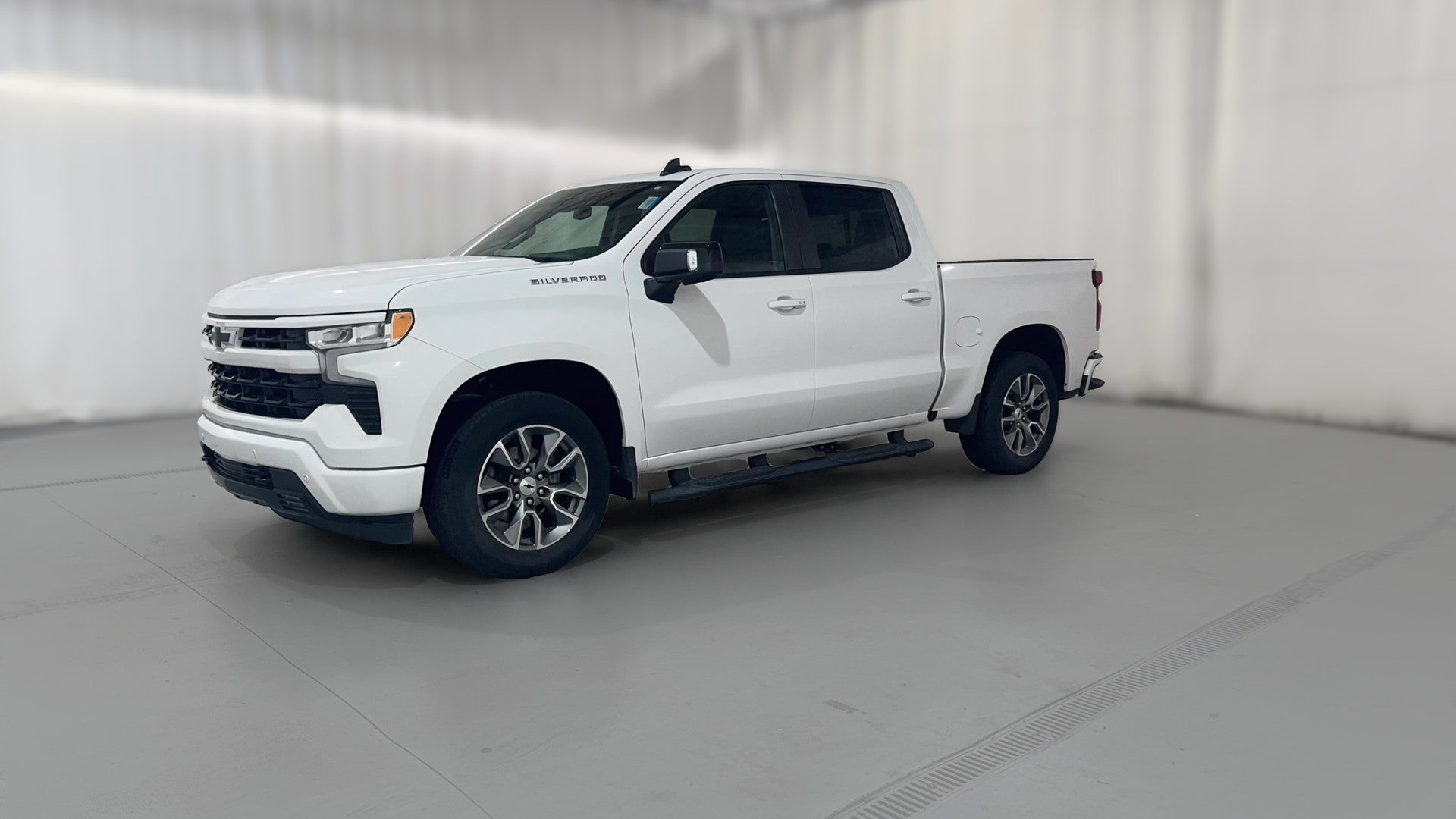 2024 Chevrolet Silverado 1500 Crew Cab vehicle photo