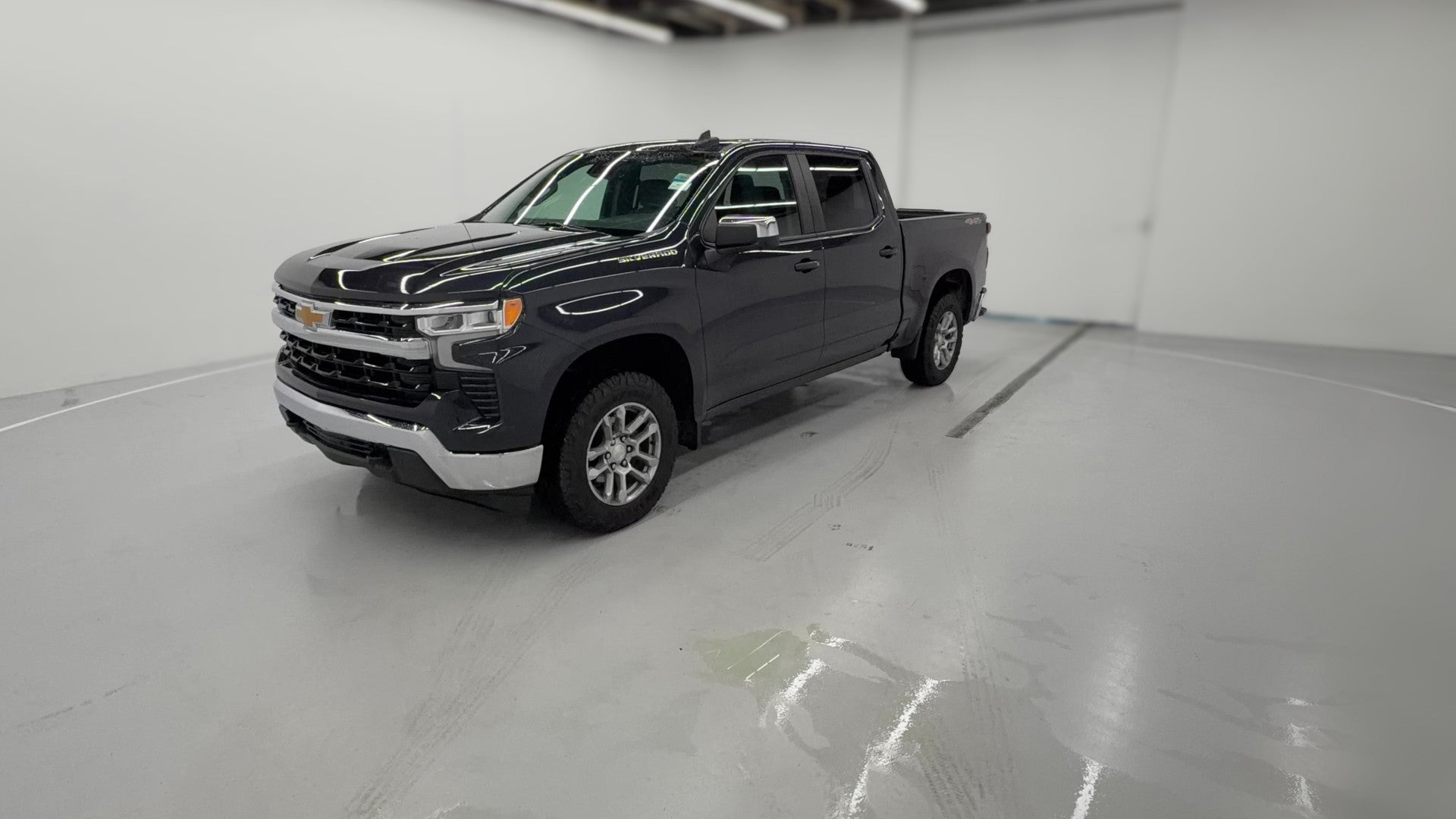 2024 Chevrolet Silverado 1500 Crew Cab vehicle photo
