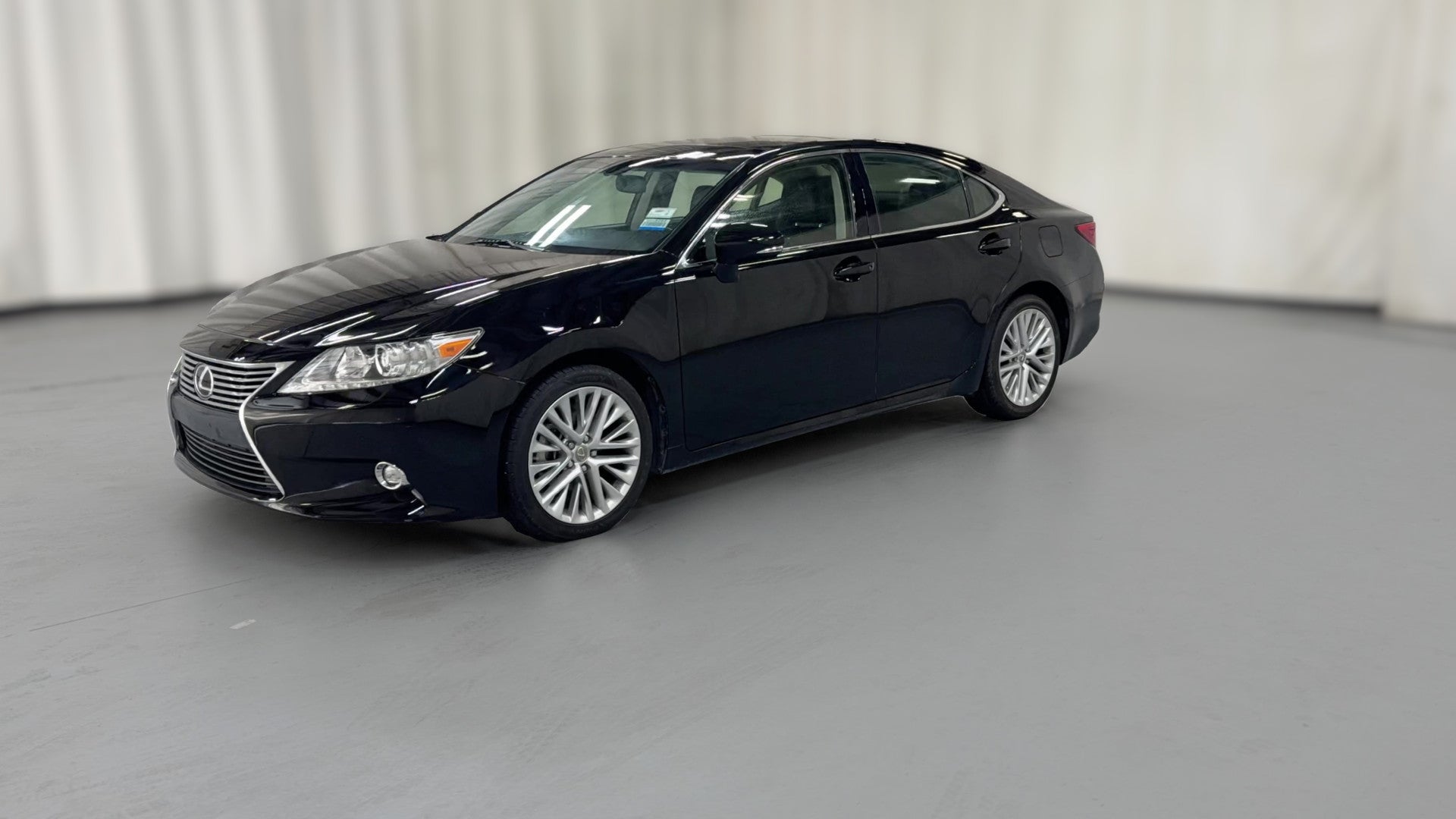 2015 Lexus ES vehicle photo