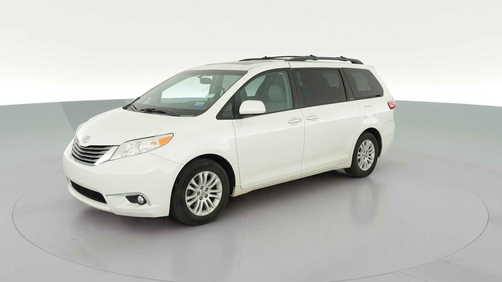 2015 Toyota Sienna vehicle photo