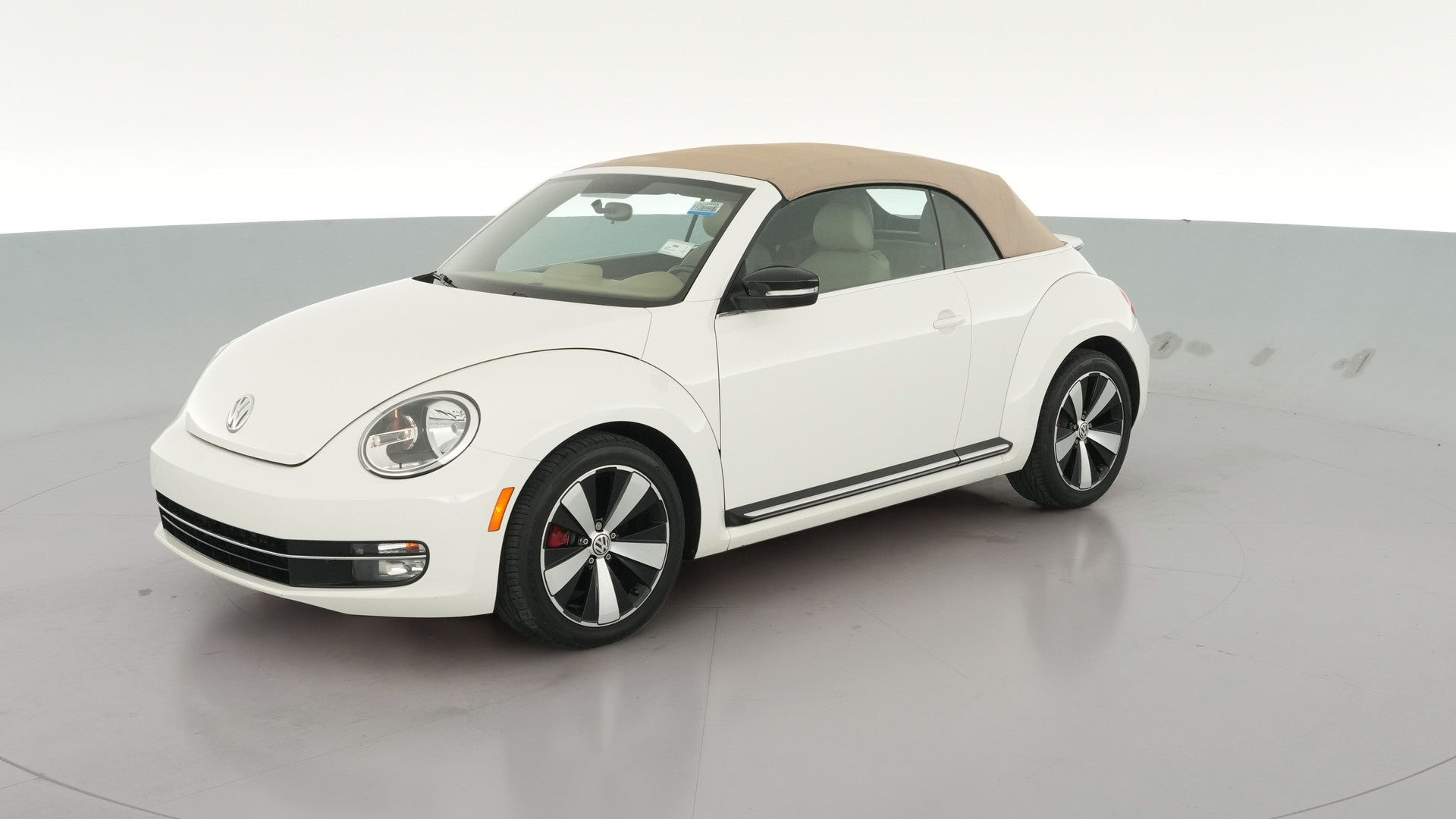 2013 Volkswagen Beetle vehicle photo