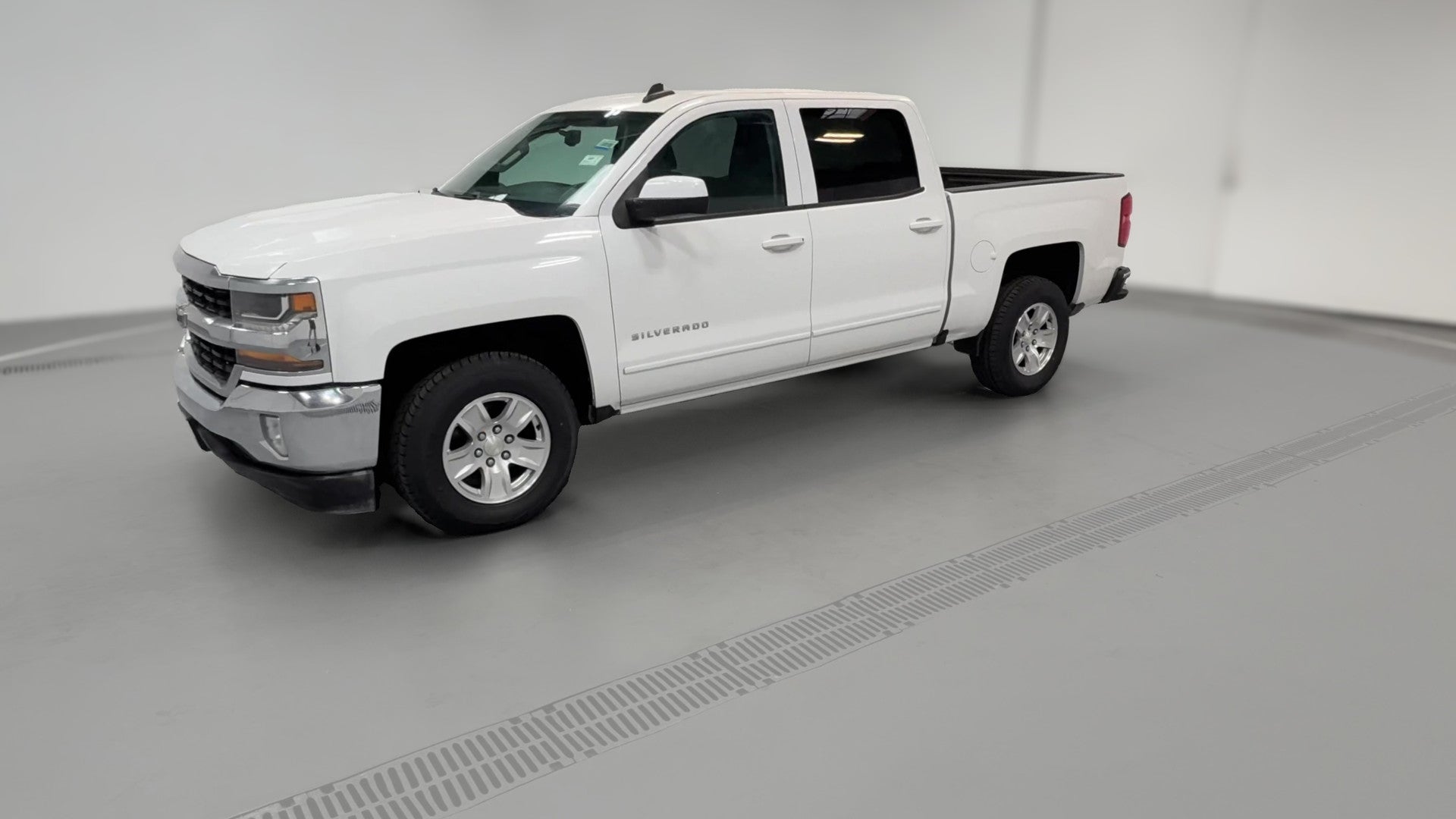 2017 Chevrolet Silverado 1500 Crew Cab vehicle photo