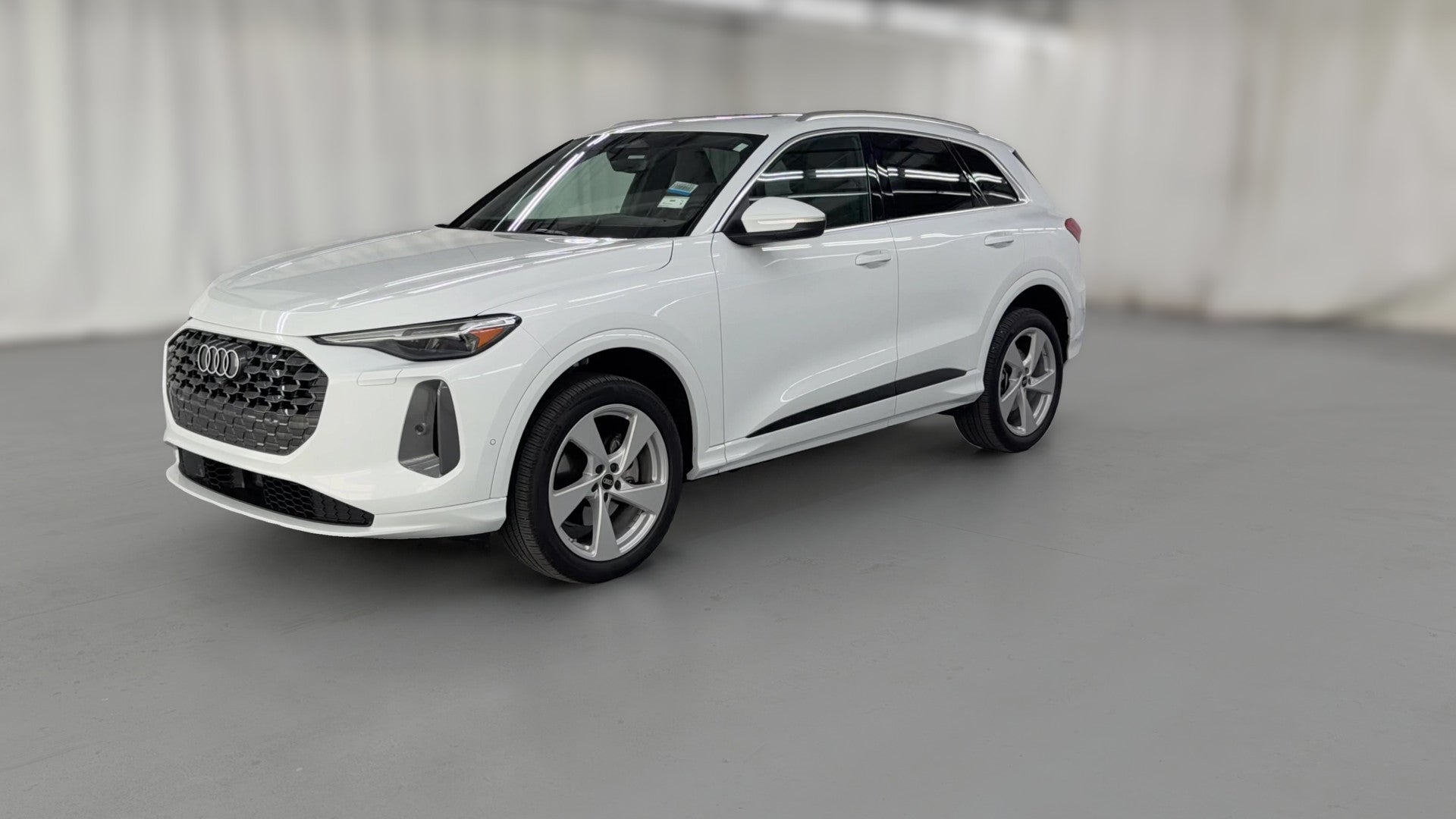 2025 Audi Q5 vehicle photo