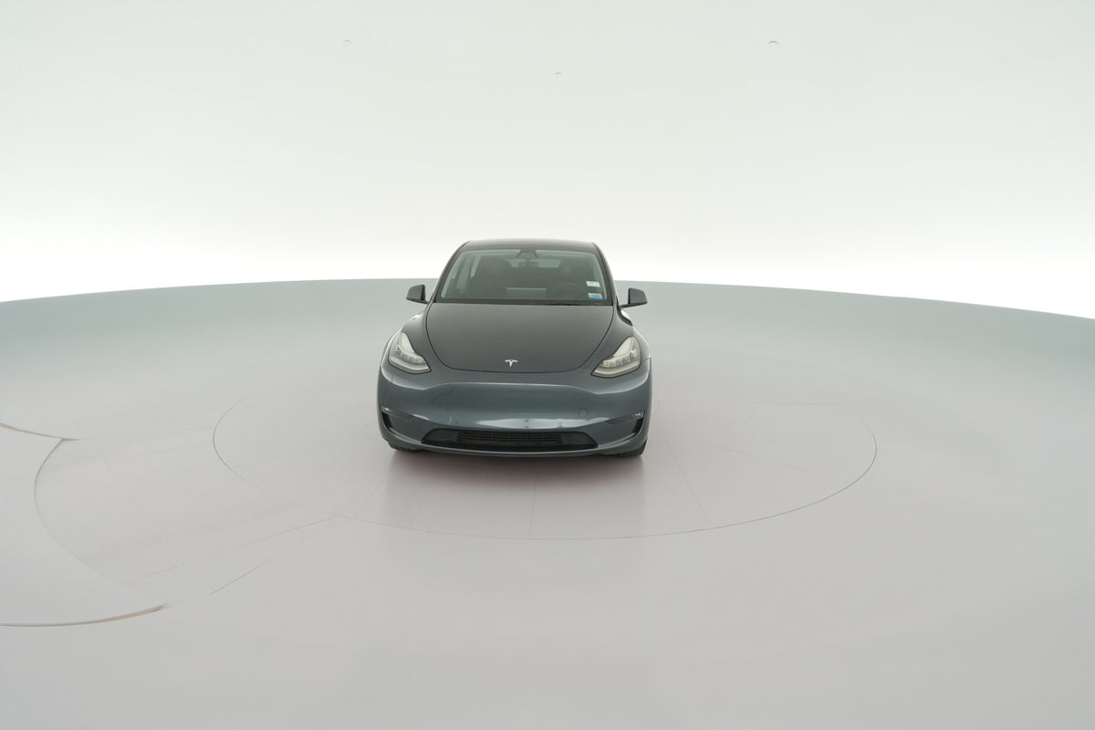2021 Tesla Model Y Long Range All-Wheel Drive in Midnight Silver Metallic — 360° view 1
