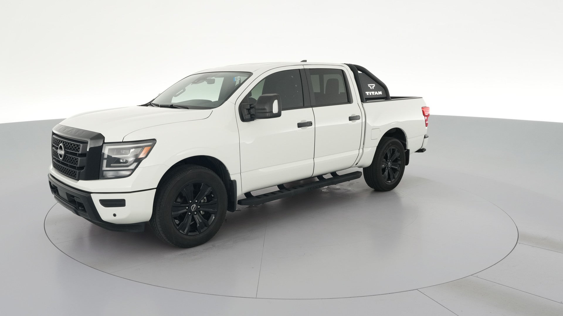 2023 Nissan Titan Crew Cab vehicle photo