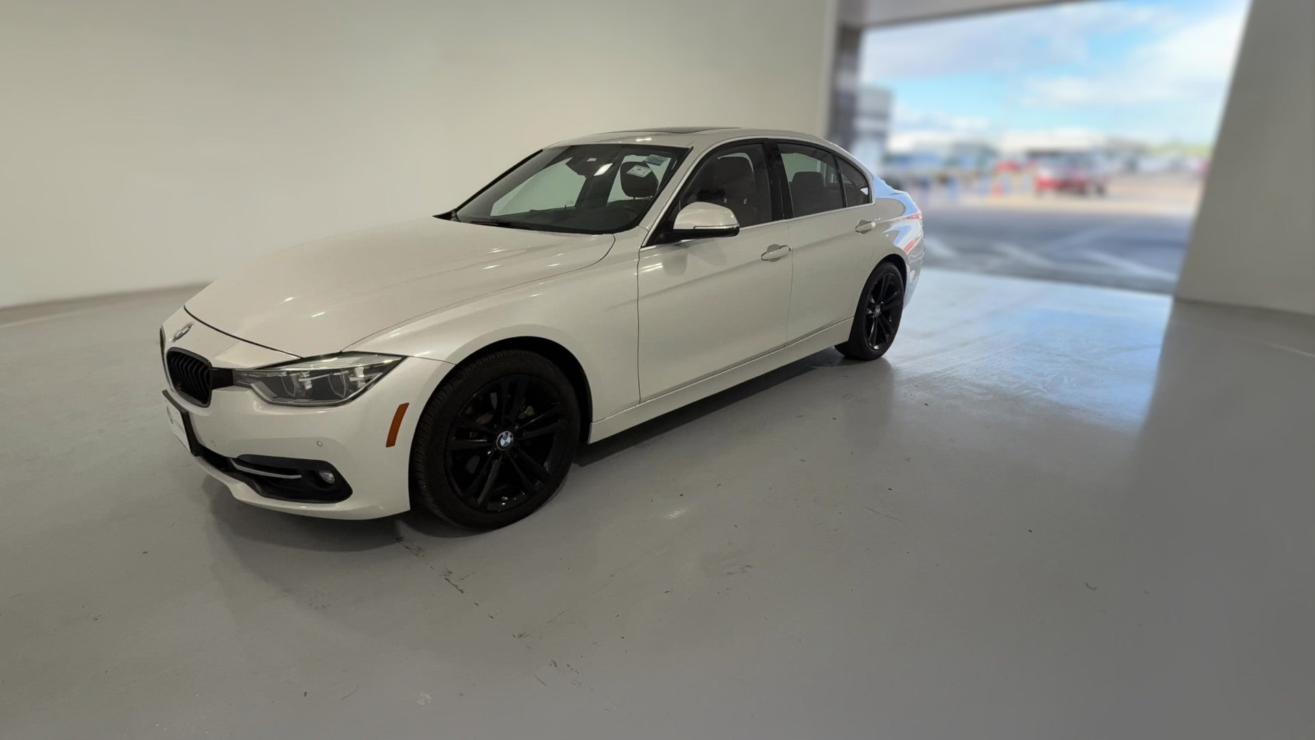 2017 BMW 3 Series vehicle photo
