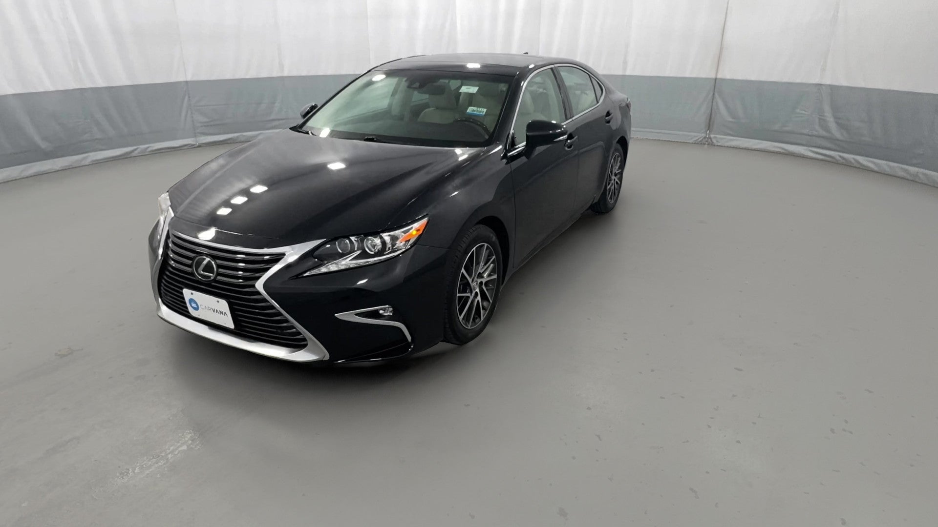 2018 Lexus ES vehicle photo