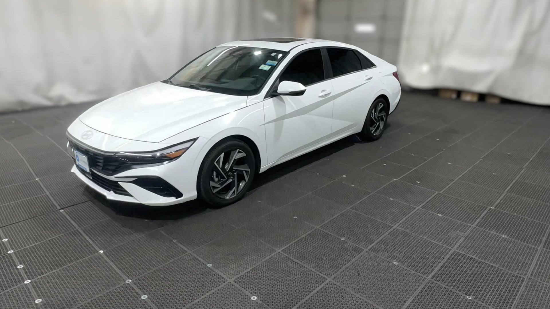 2025 Hyundai Elantra Hybrid vehicle photo