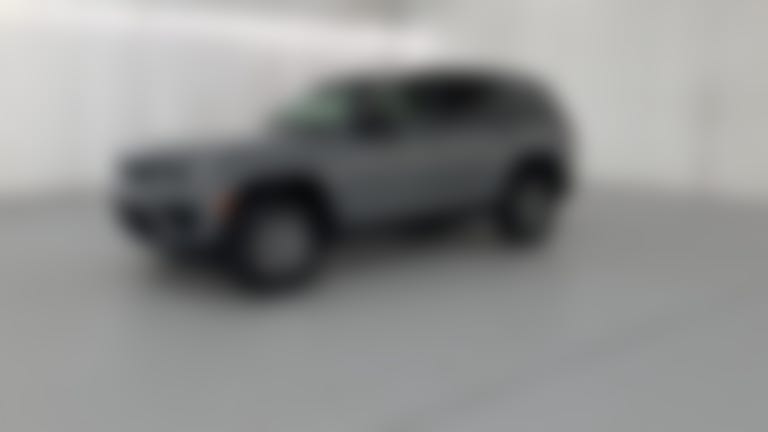 2027 Jeep Grand Cherokee vehicle photo