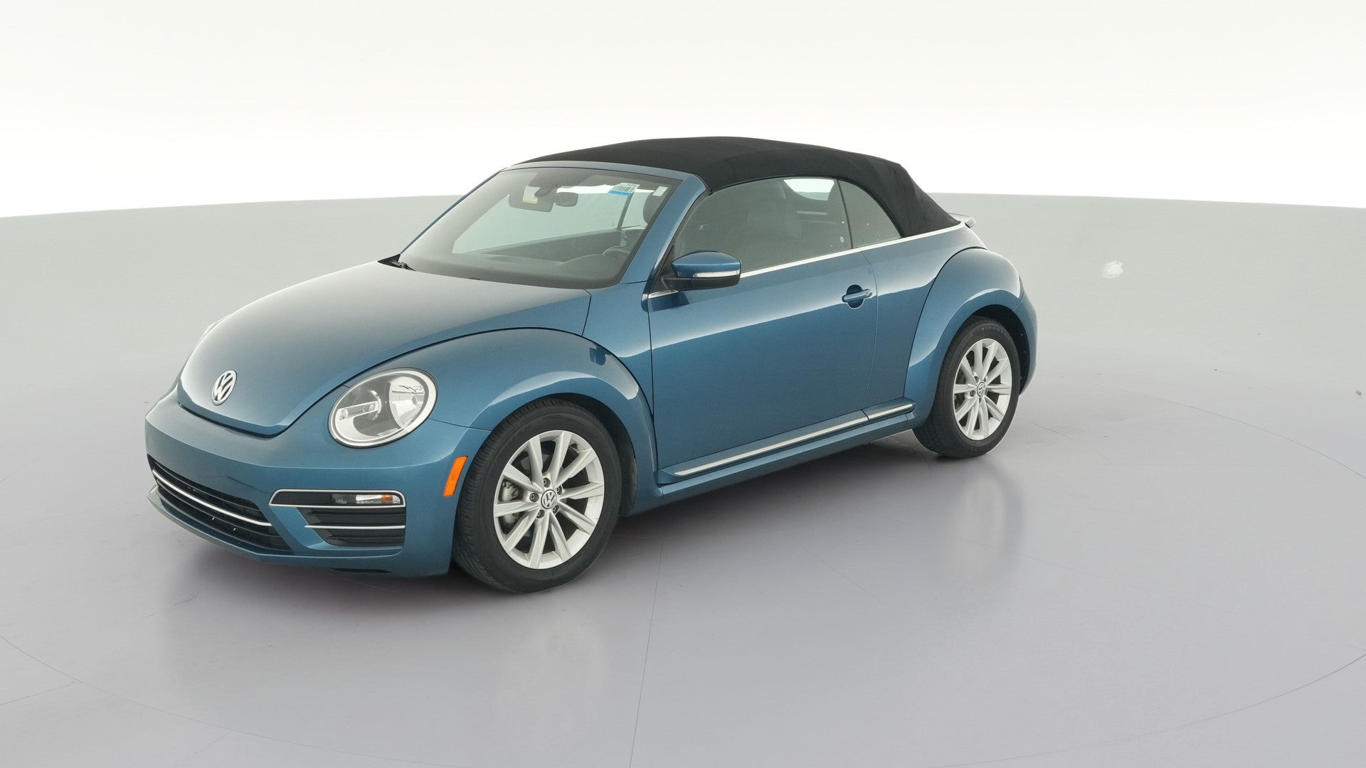 2019 Volkswagen Beetle vehicle photo