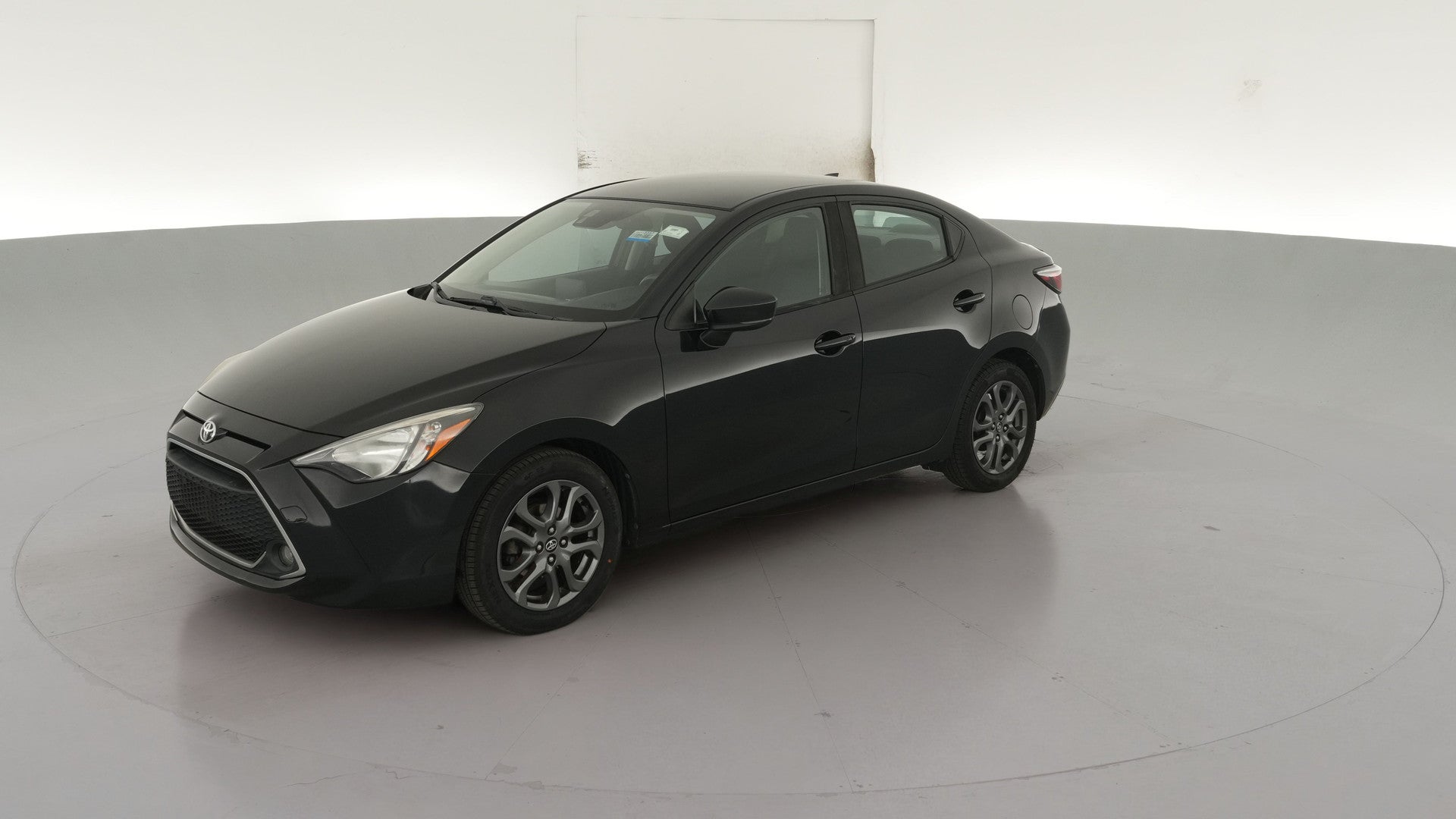 2019 Toyota Yaris vehicle photo