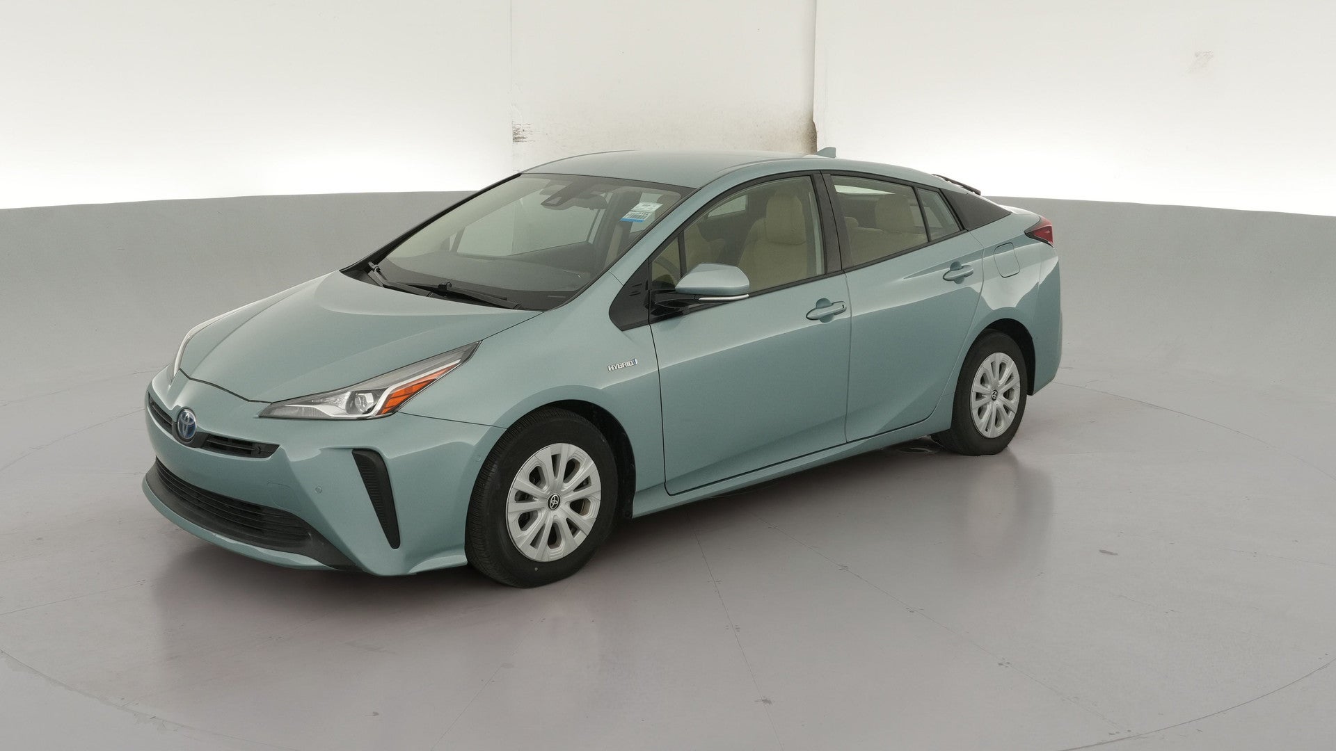 2019 Toyota Prius vehicle photo