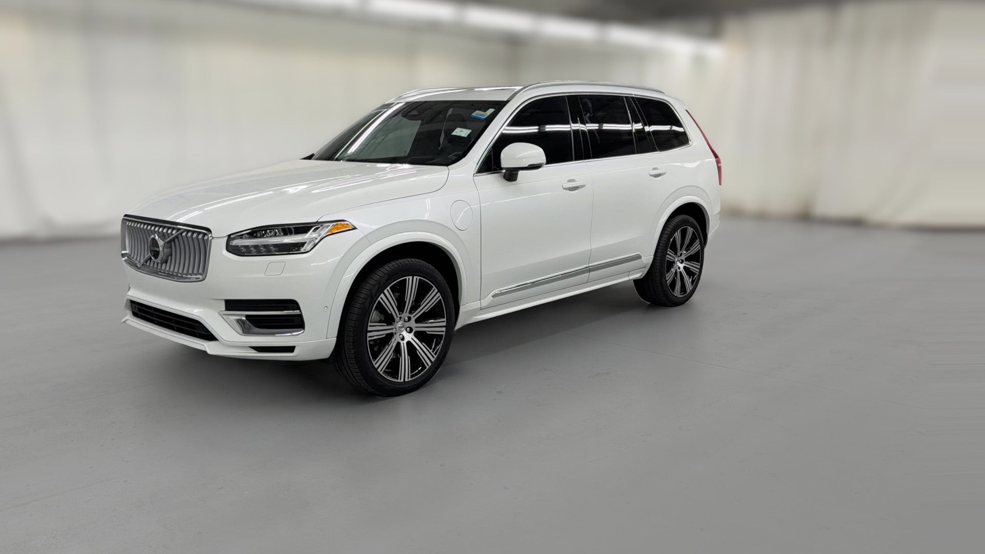 2025 Volvo XC90 vehicle photo